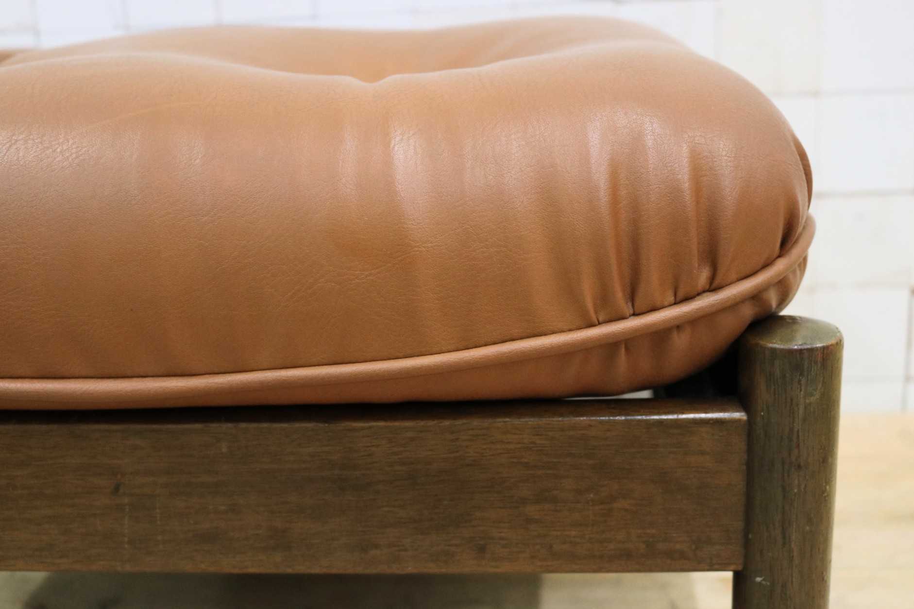 GMIO43〇maruni / 孔雀マルニ オットマン フットスツール 足置き レザー ブラウン ヴィンテージ モダン レトロ ミッドセンチュリー 稀少