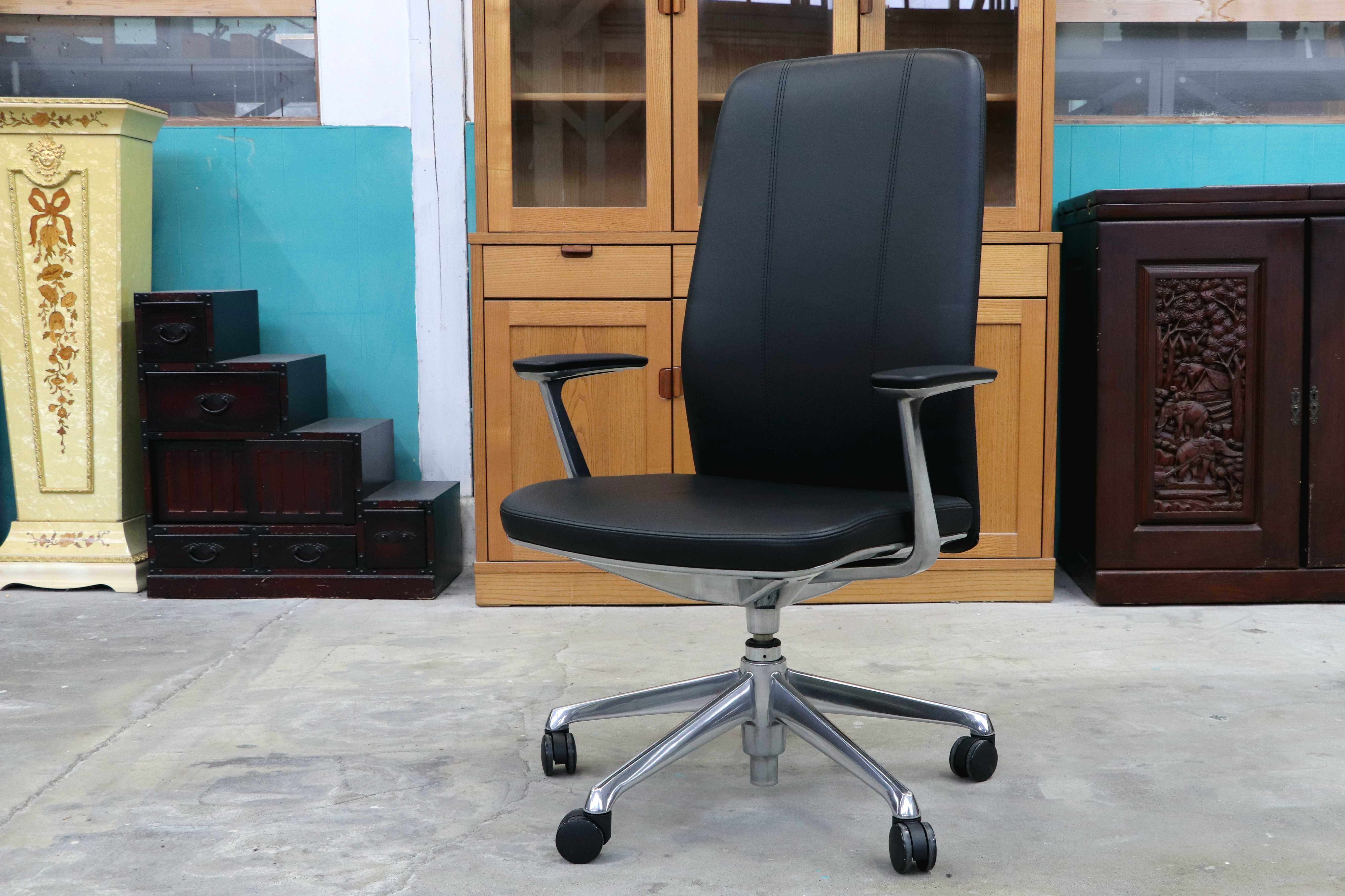 GMIK678D○okamura / オカムラ CRAFTIE クラフティー デスクチェア オフィスチェア アームチェア 本革 ウォールナット 定価約38万 展示品