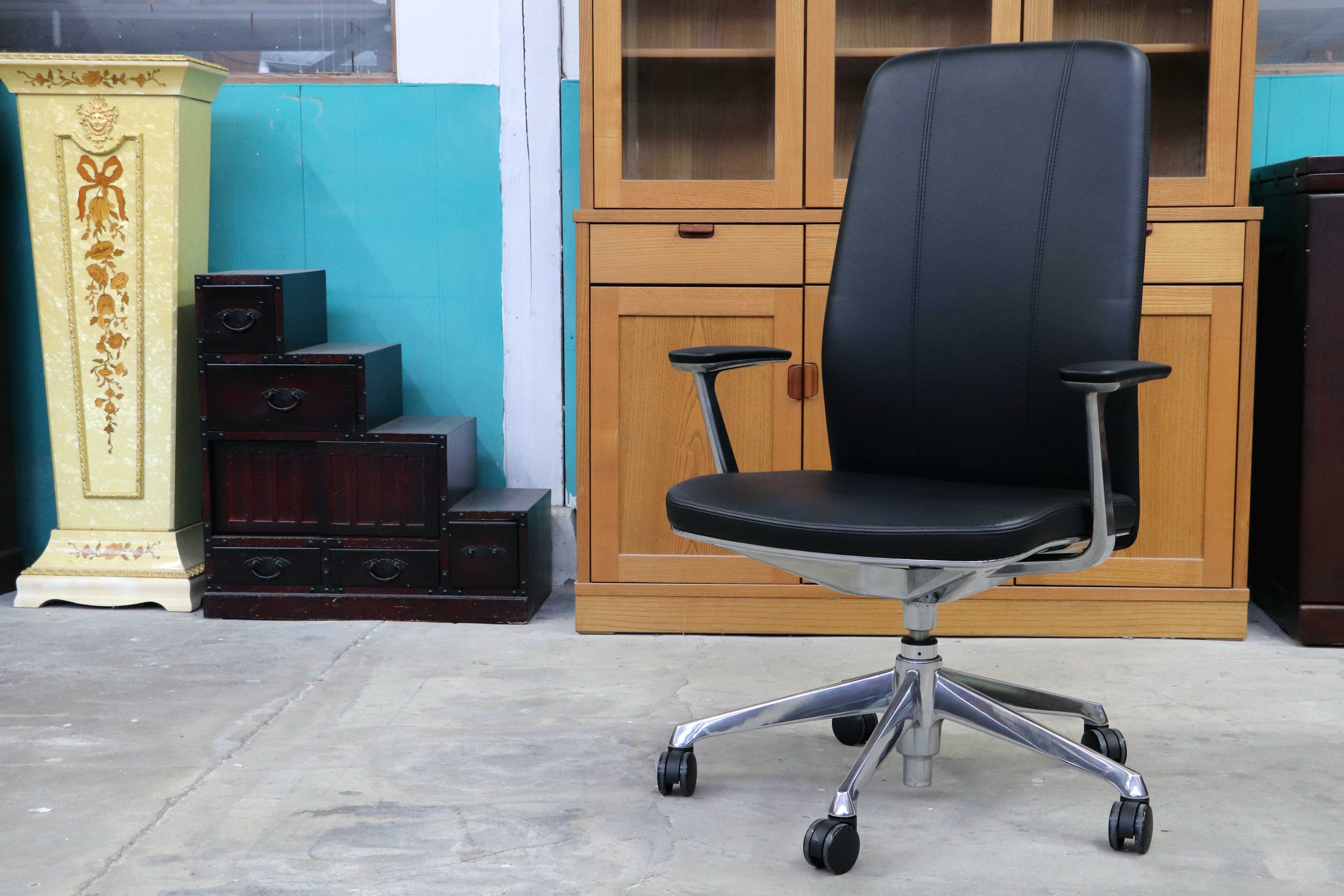 GMIK678H○okamura / オカムラ CRAFTIE クラフティー デスクチェア オフィスチェア アームチェア 本革 ウォールナット 定価約38万 展示品