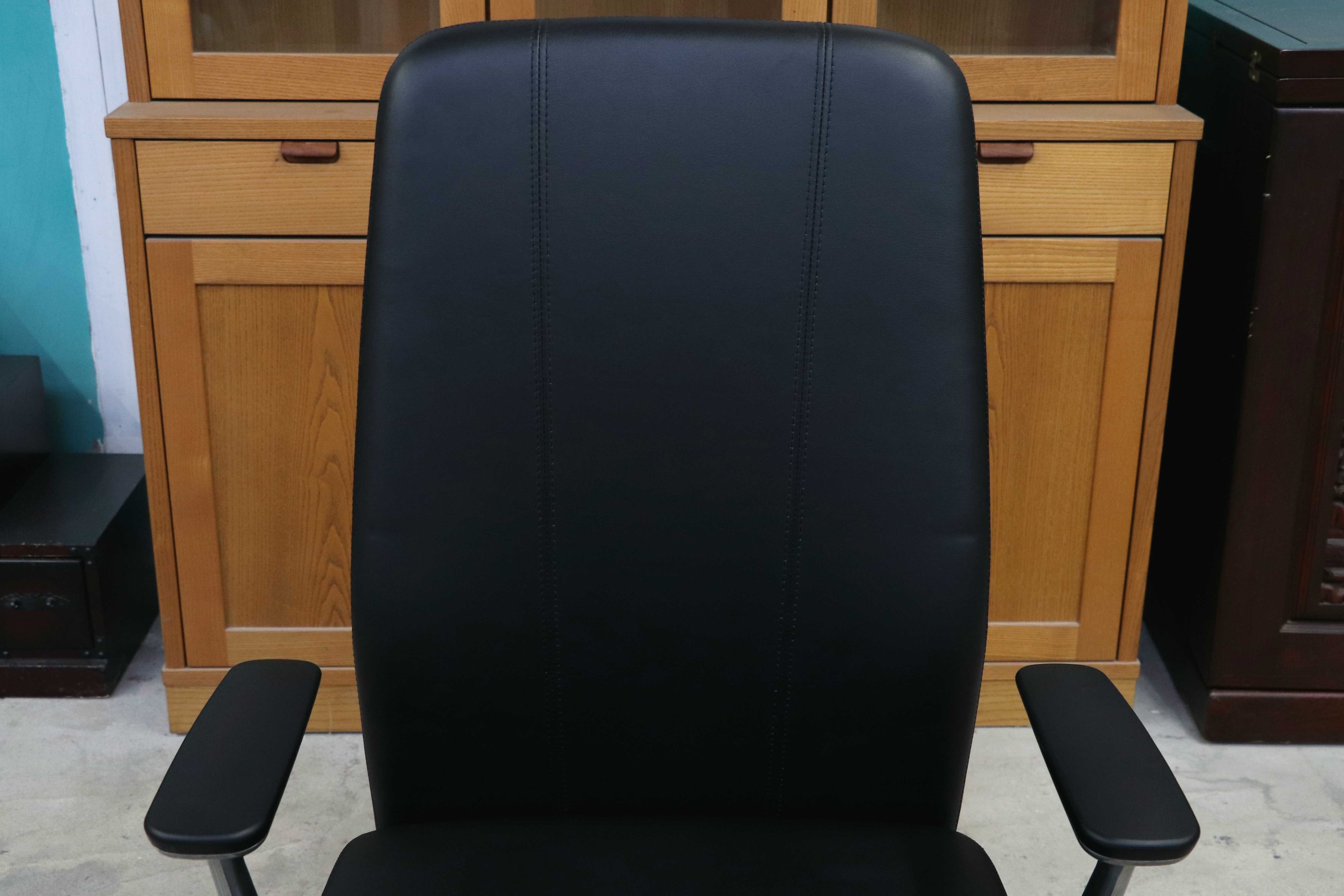 GMIK678H○okamura / オカムラ CRAFTIE クラフティー デスクチェア オフィスチェア アームチェア 本革 ウォールナット 定価約38万 展示品