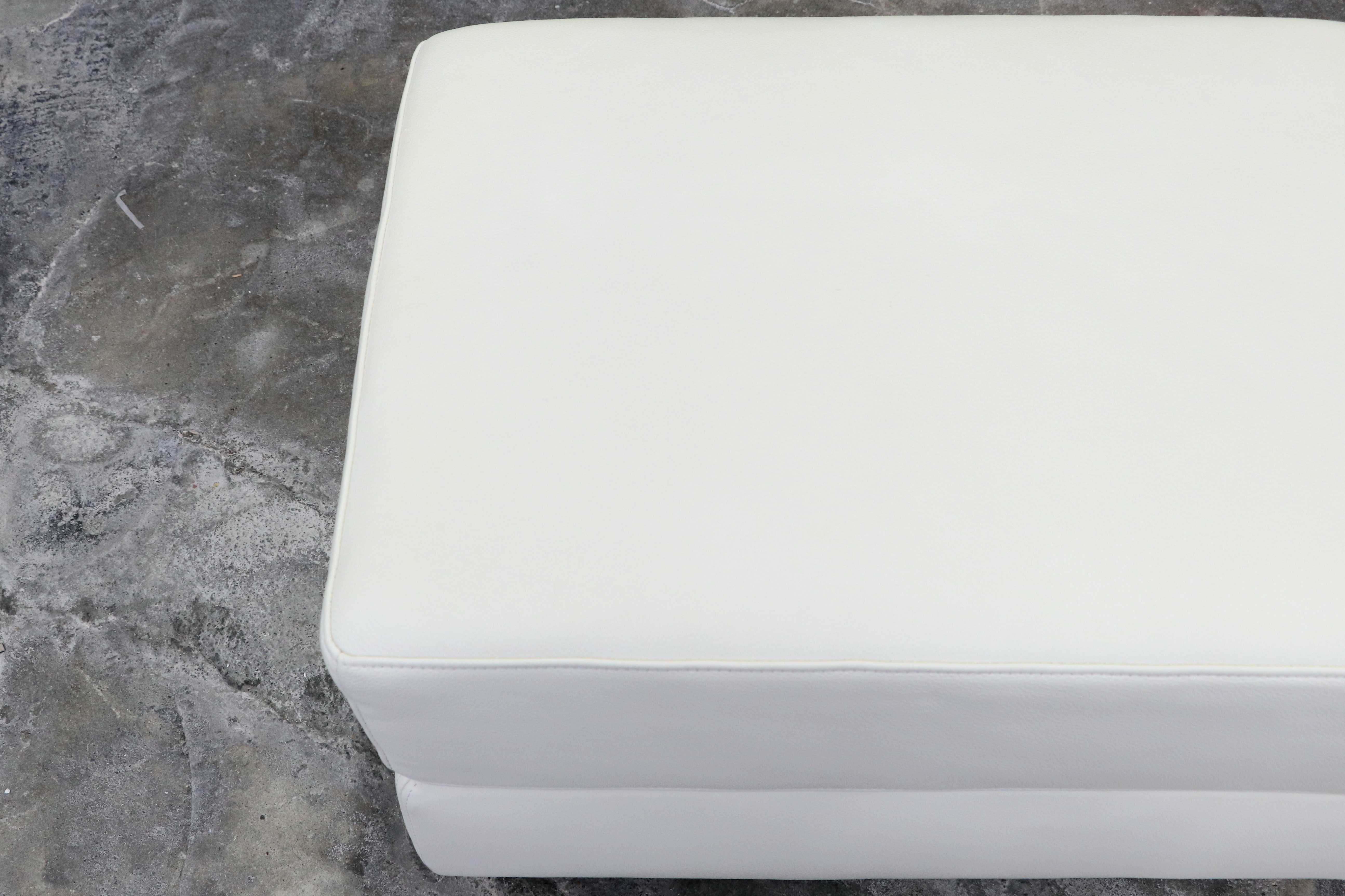 GMIS366C○HUKLA / フクラ REGATO レガト オットマン スツール ソファ 本革 スタイリッシュ モダン 美品