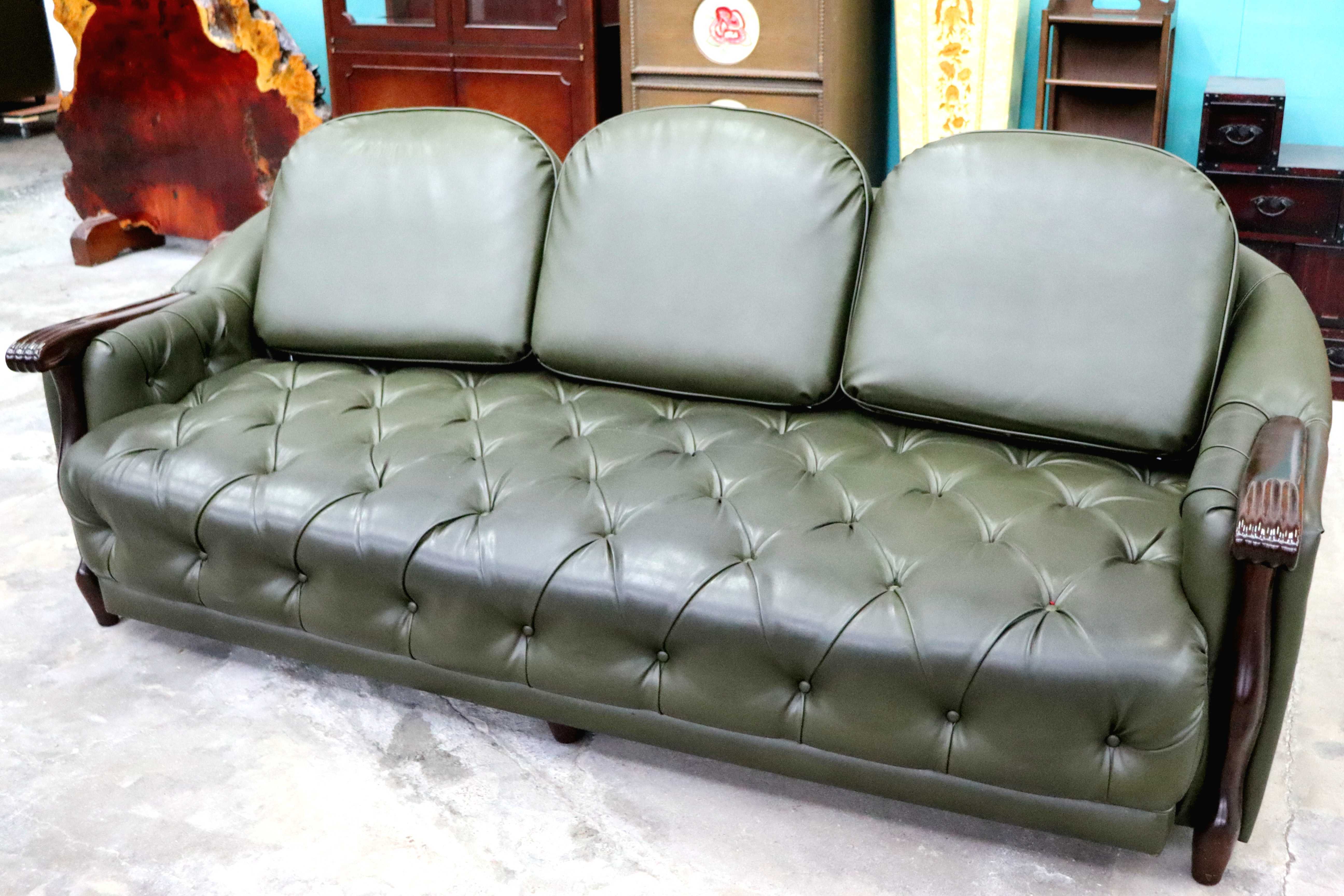 GMIK820○maruni / マルニ ベルサイユ 3人掛けソファ 3Pソファ 合皮 木製アーム クラシック エレガント 応接 ボタンタフティング 国産家具