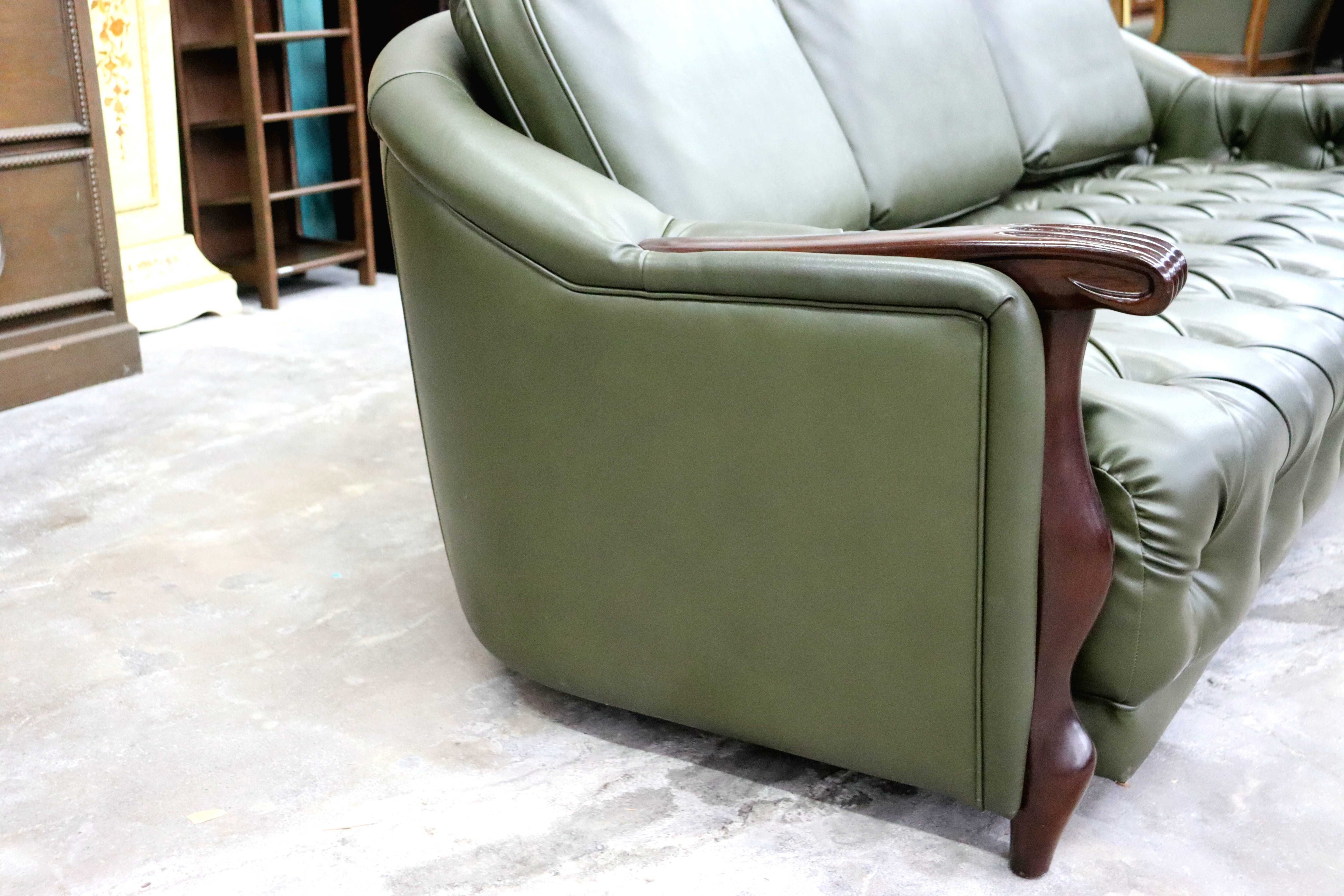 GMIK820○maruni / マルニ ベルサイユ 3人掛けソファ 3Pソファ 合皮 木製アーム クラシック エレガント 応接 ボタンタフティング 国産家具