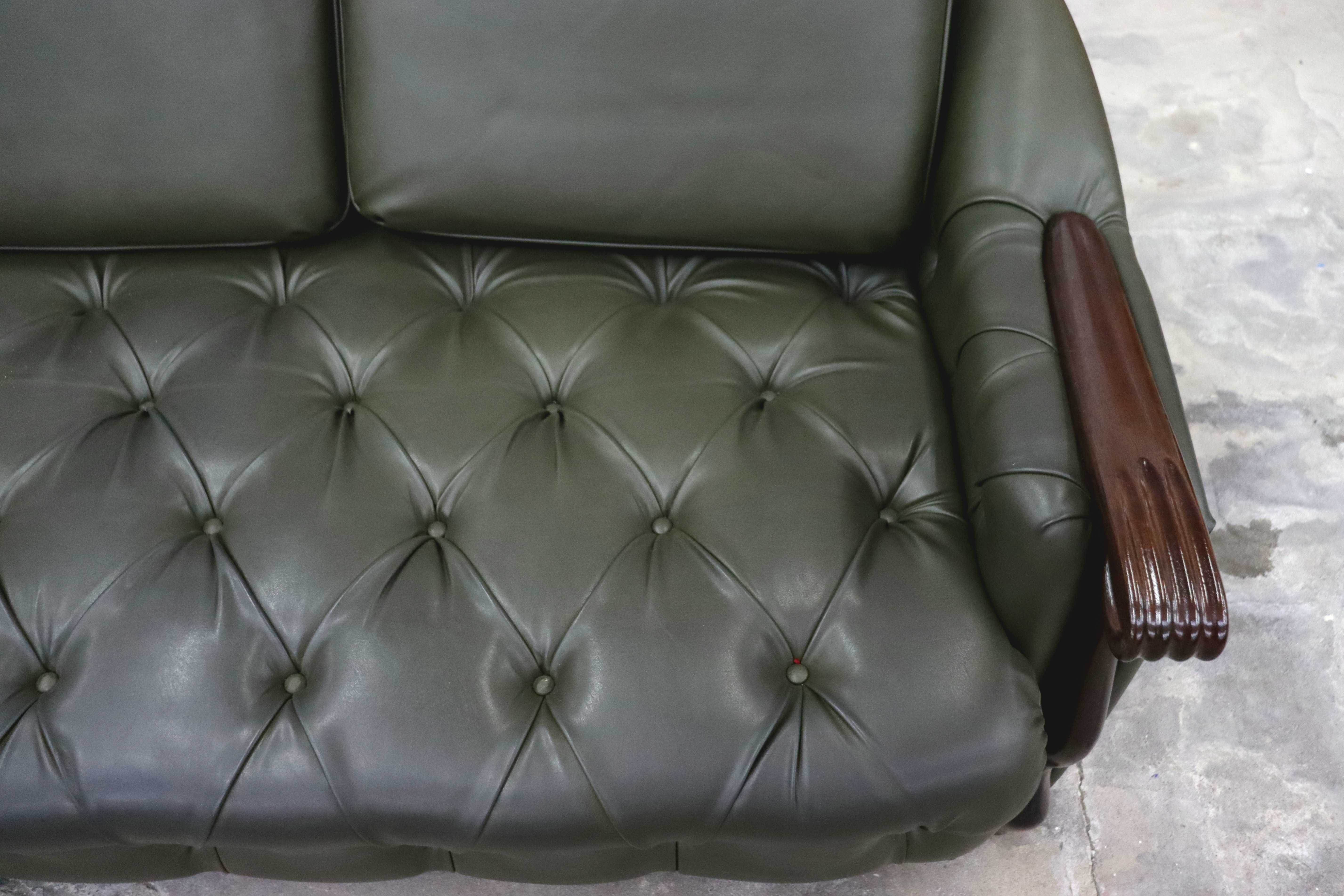 GMIK820○maruni / マルニ ベルサイユ 3人掛けソファ 3Pソファ 合皮 木製アーム クラシック エレガント 応接 ボタンタフティング 国産家具