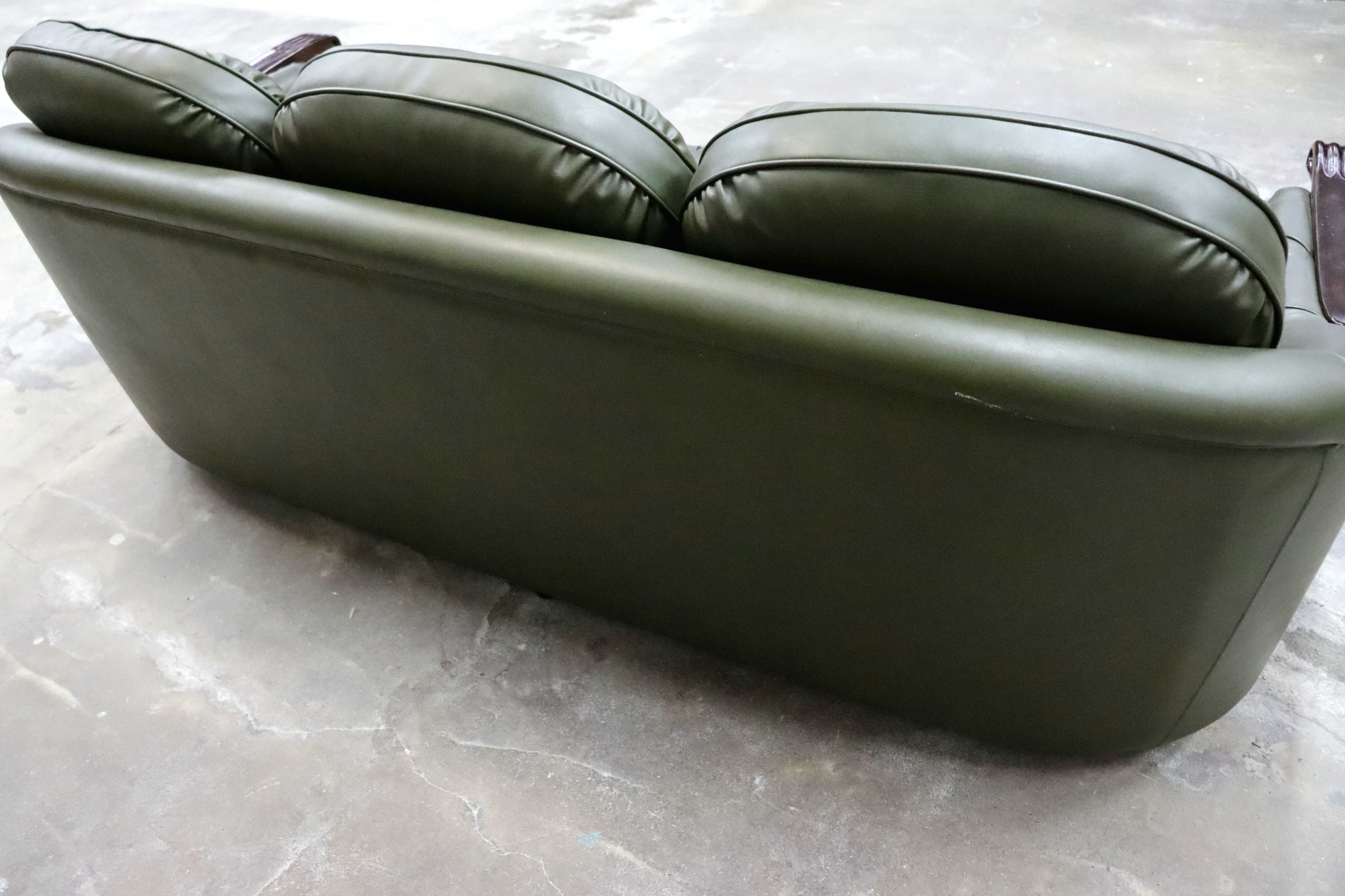 GMIK819○maruni / マルニ ベルサイユ 3人掛けソファ 3Pソファ 合皮 木製アーム クラシック エレガント 応接 ボタンタフティング 国産家具