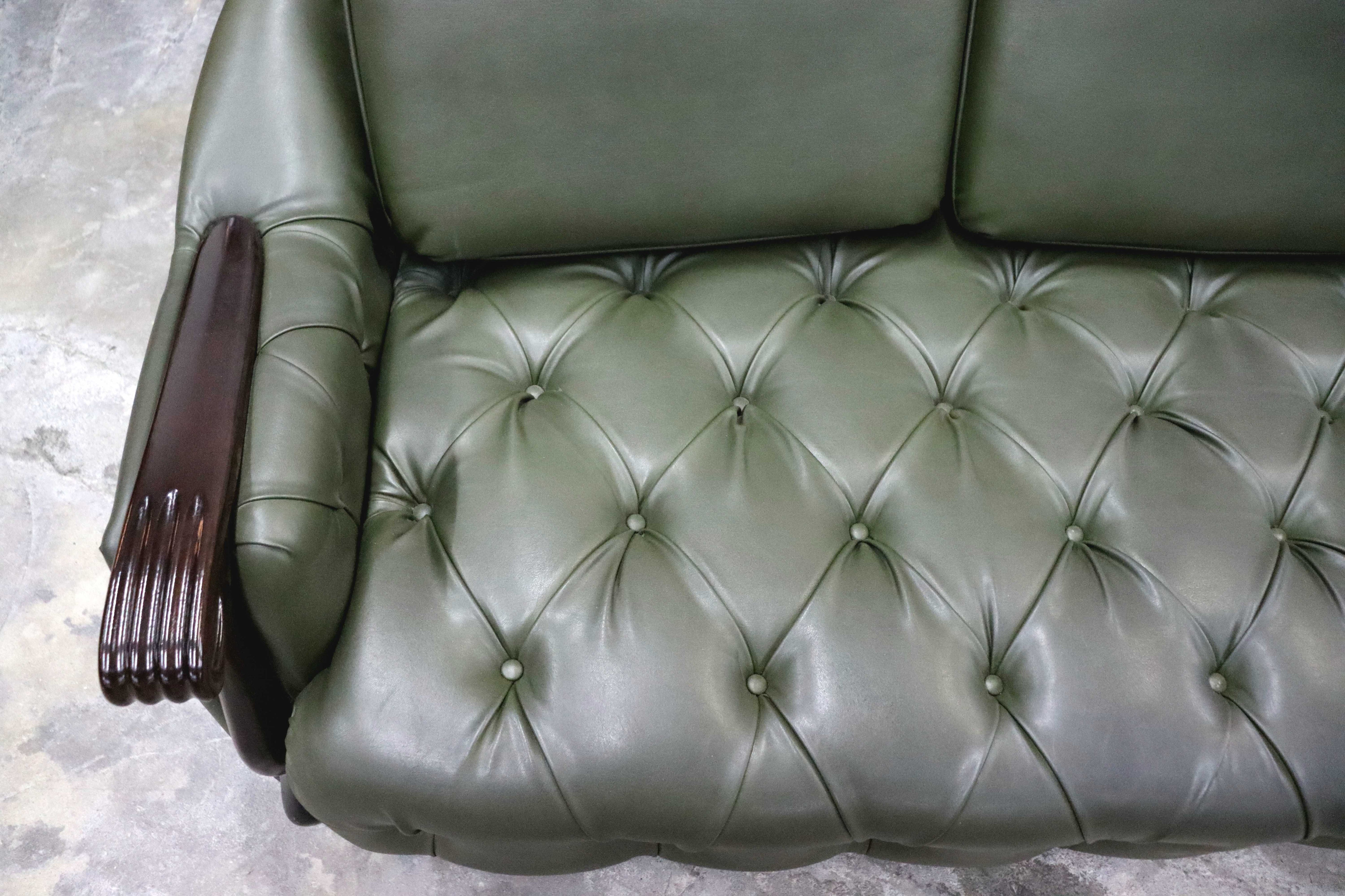 GMIK819○maruni / マルニ ベルサイユ 3人掛けソファ 3Pソファ 合皮 木製アーム クラシック エレガント 応接 ボタンタフティング 国産家具