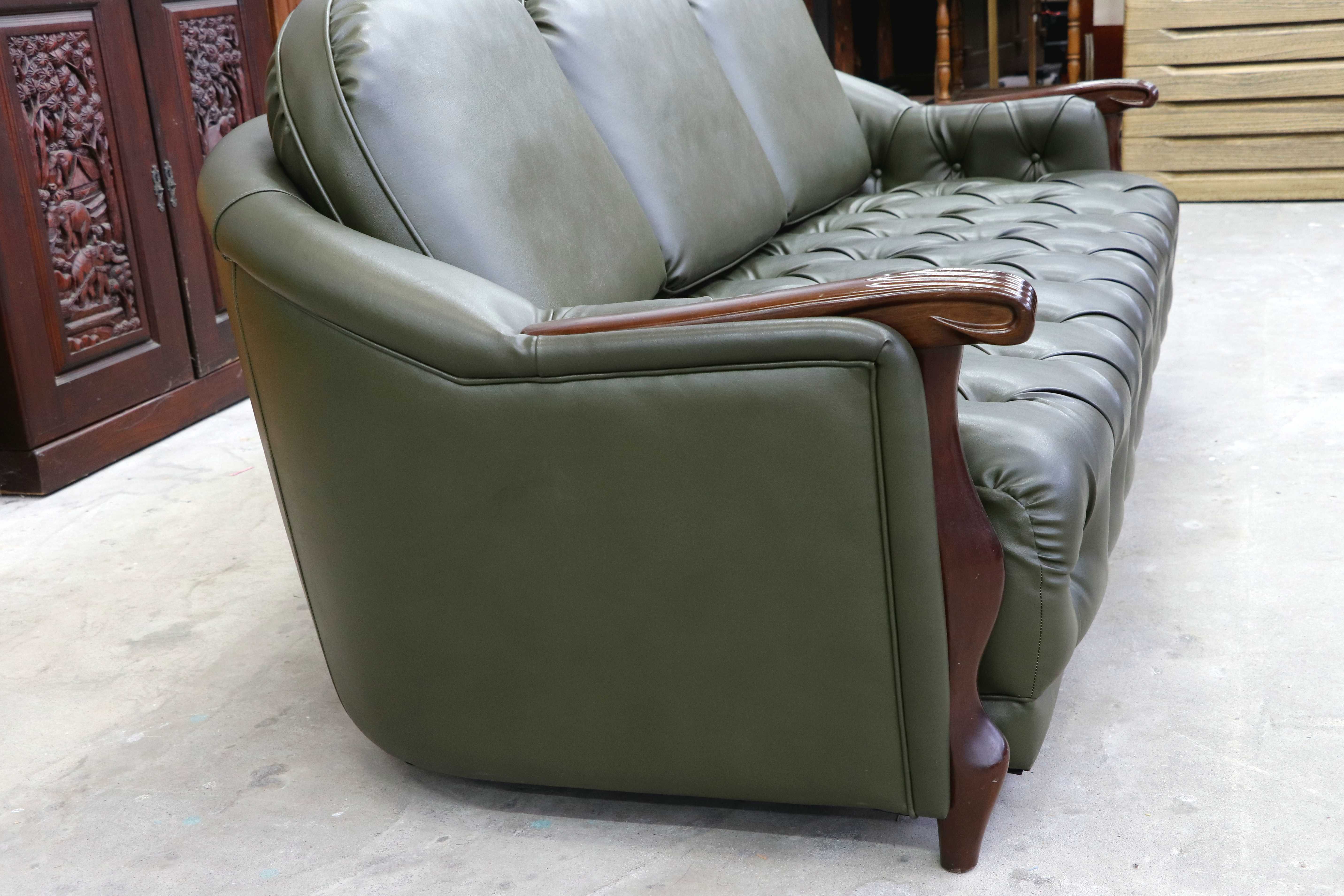 GMIK818○maruni / マルニ ベルサイユ 3人掛けソファ 3Pソファ 合皮 木製アーム クラシック エレガント 応接 ボタンタフティング 国産家具