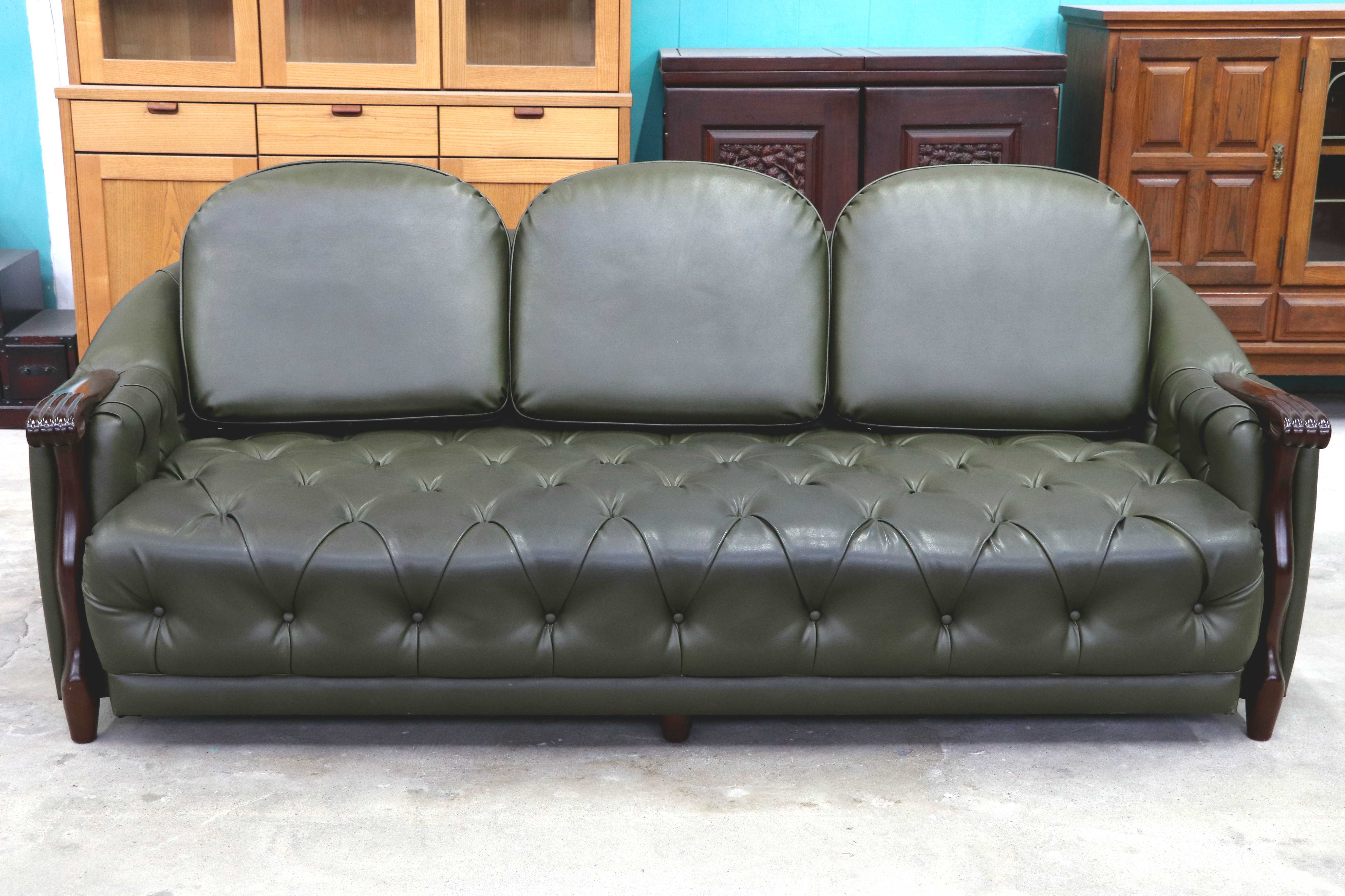 GMIK818○maruni / マルニ ベルサイユ 3人掛けソファ 3Pソファ 合皮 木製アーム クラシック エレガント 応接 ボタンタフティング 国産家具