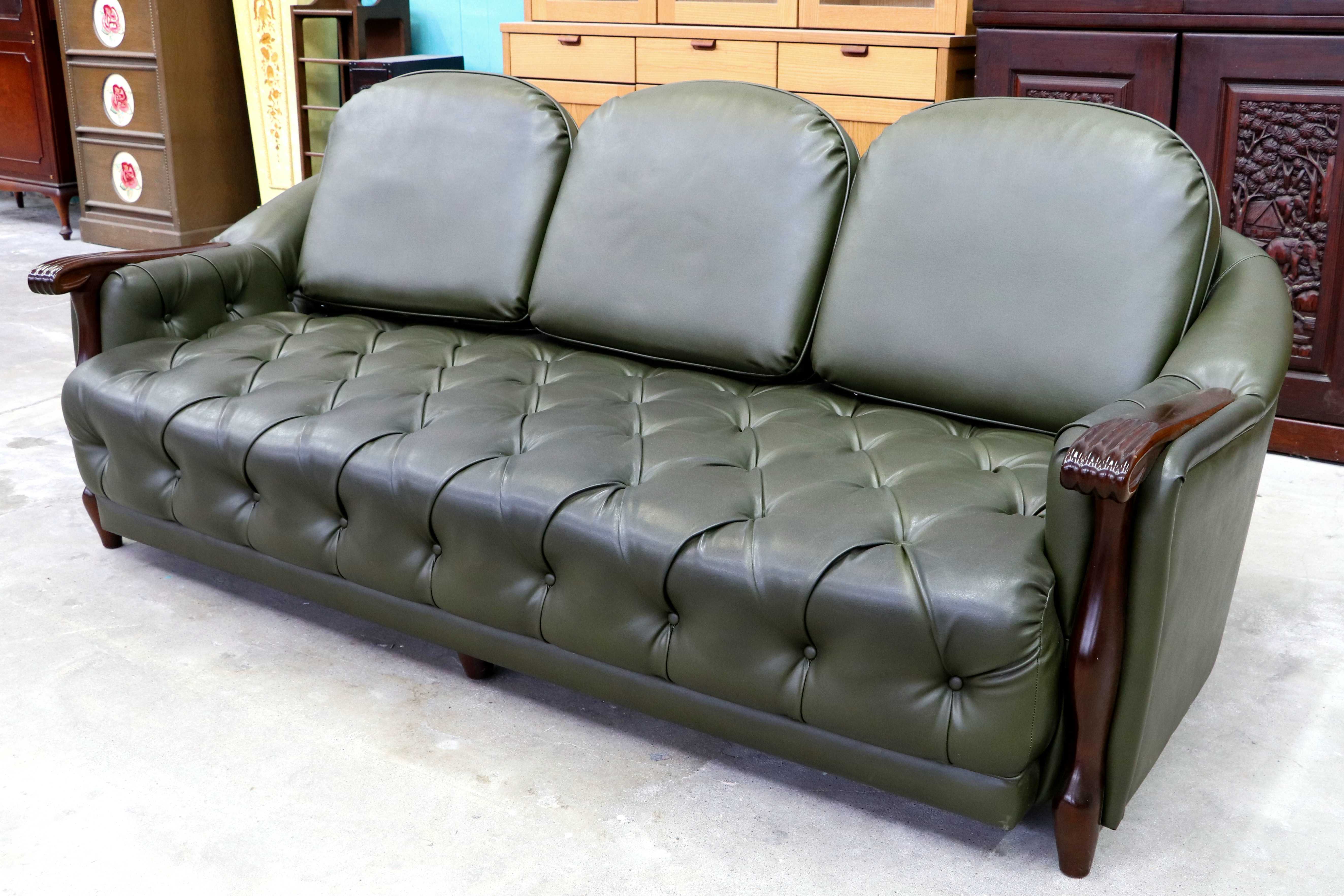 GMIK818○maruni / マルニ ベルサイユ 3人掛けソファ 3Pソファ 合皮 木製アーム クラシック エレガント 応接 ボタンタフティング 国産家具