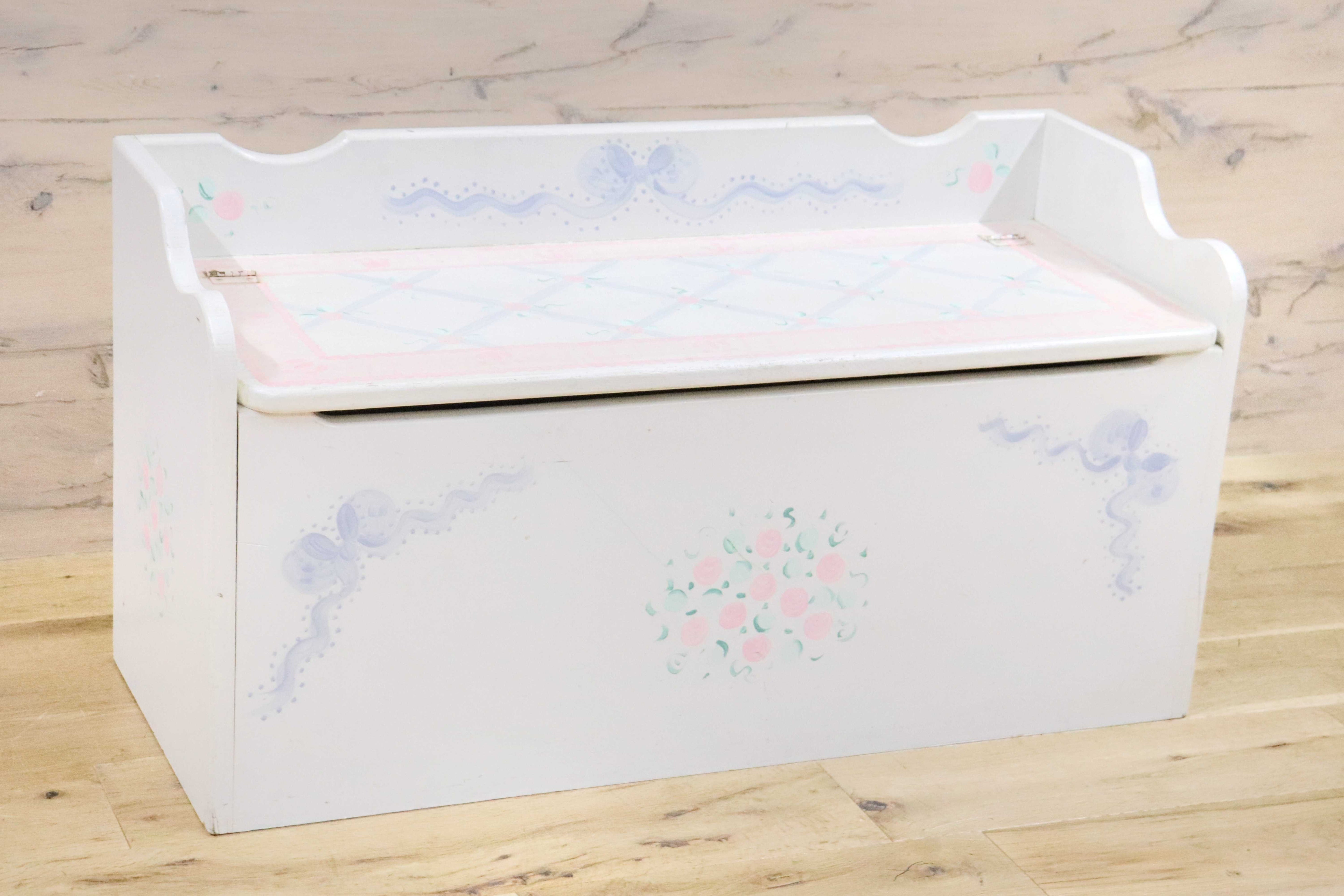 GMGH413○収納ボックス おもちゃ箱 ベビー家具 キッズ家具 バラ柄 リボン カントリー メルヘン 輸入雑貨 アメリカ製 アンティーク