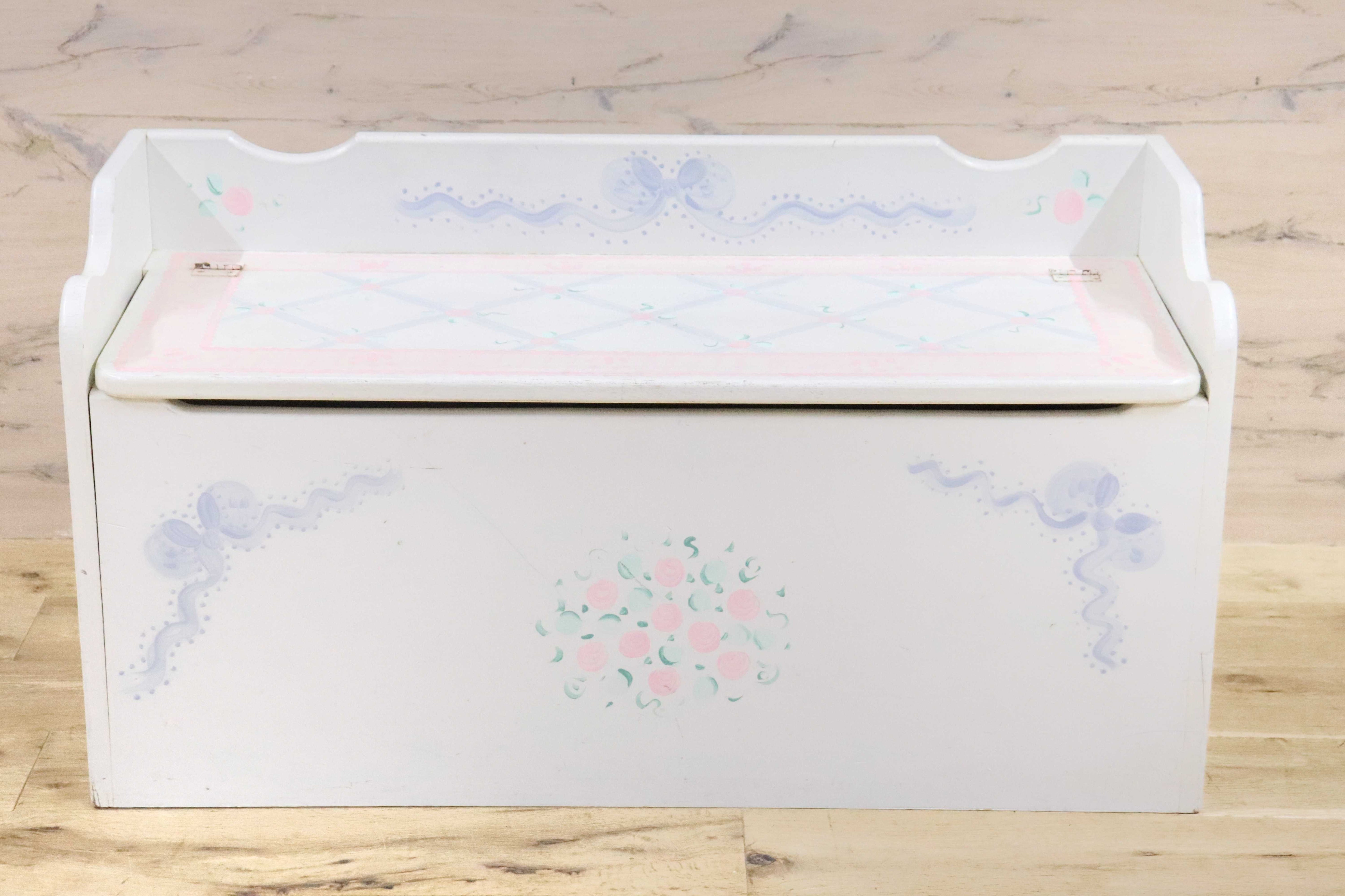 GMGH413○収納ボックス おもちゃ箱 ベビー家具 キッズ家具 バラ柄 リボン カントリー メルヘン 輸入雑貨 アメリカ製 アンティーク