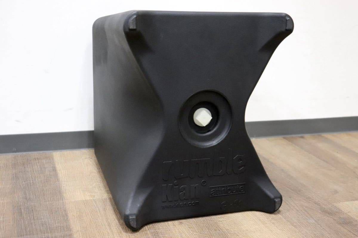 GMGN334B○Kian Furniture / キアン Rumble stool ランブル スツール 腰掛け 椅子 プラスチック ブラック デザイナーズ家具 モダン 展示品