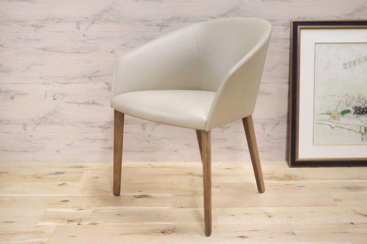 GMGN421D○Andreu World / アンドリュー・ワールド Brandy アームチェア 椅子 本革 レザー ベージュ モダン 定価約20万 展示品