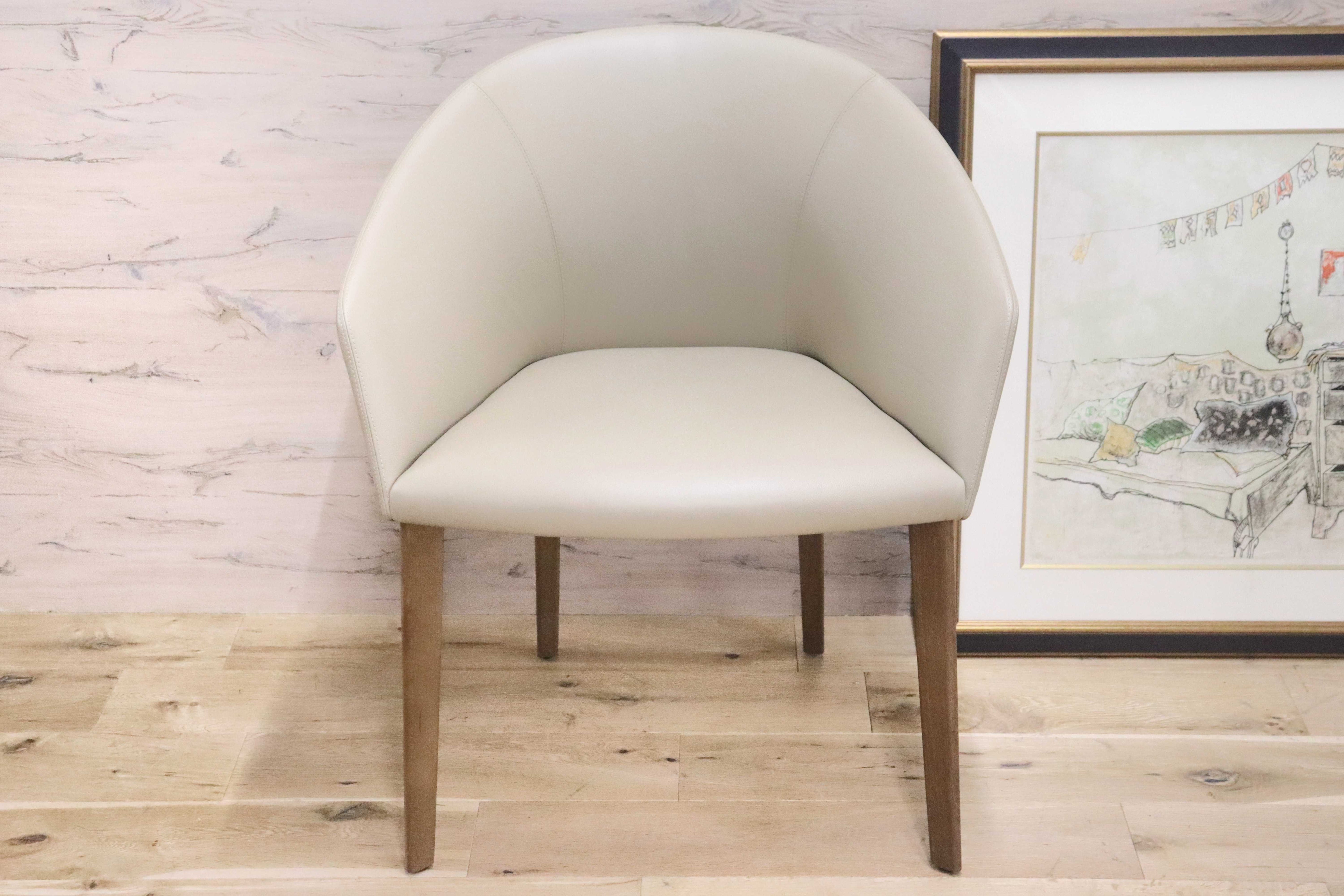 GMGN421V○Andreu World / アンドリュー・ワールド Brandy アームチェア 椅子 本革 レザー ベージュ モダン 定価約20万 展示品