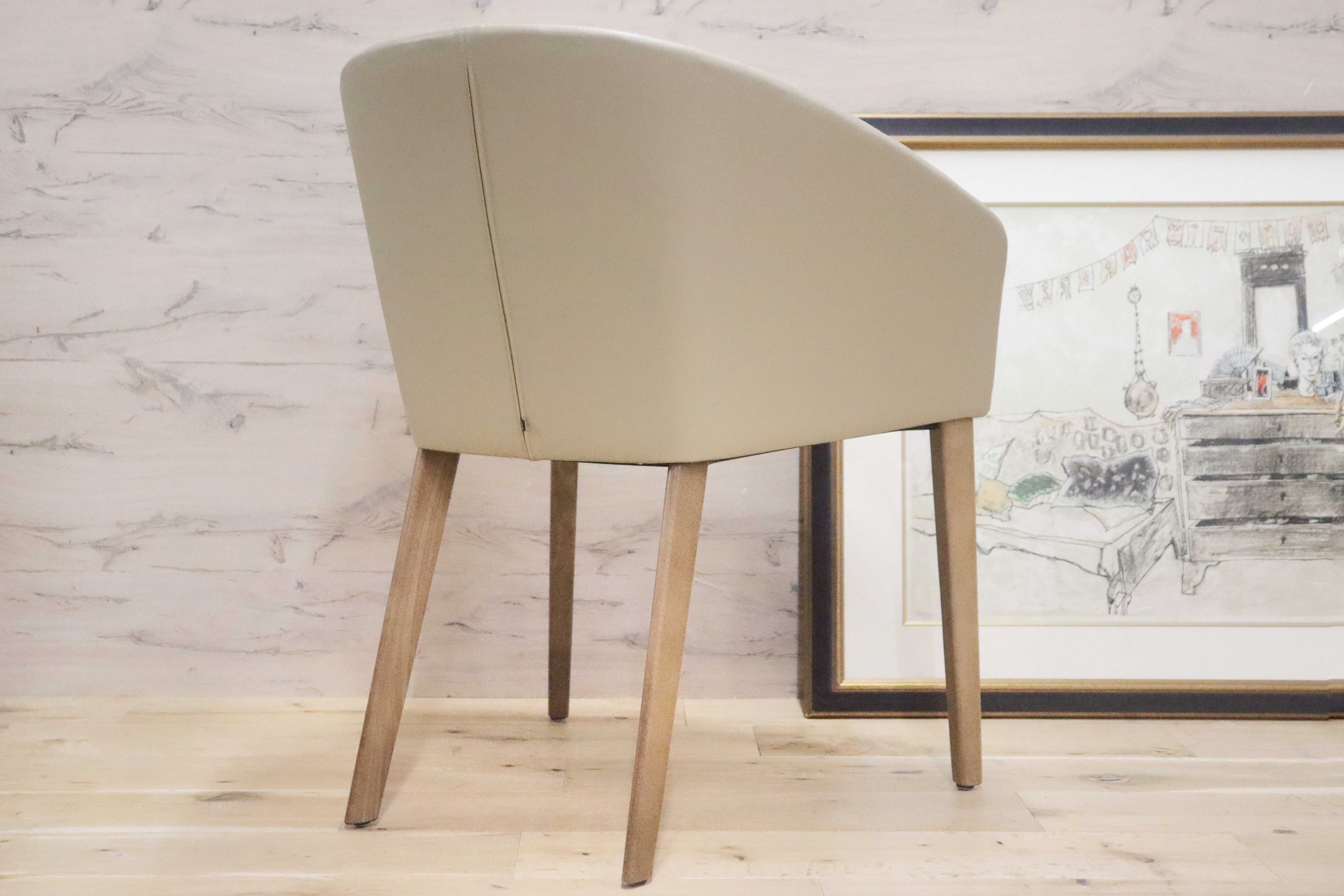 GMGN421V○Andreu World / アンドリュー・ワールド Brandy アームチェア 椅子 本革 レザー ベージュ モダン 定価約20万 展示品