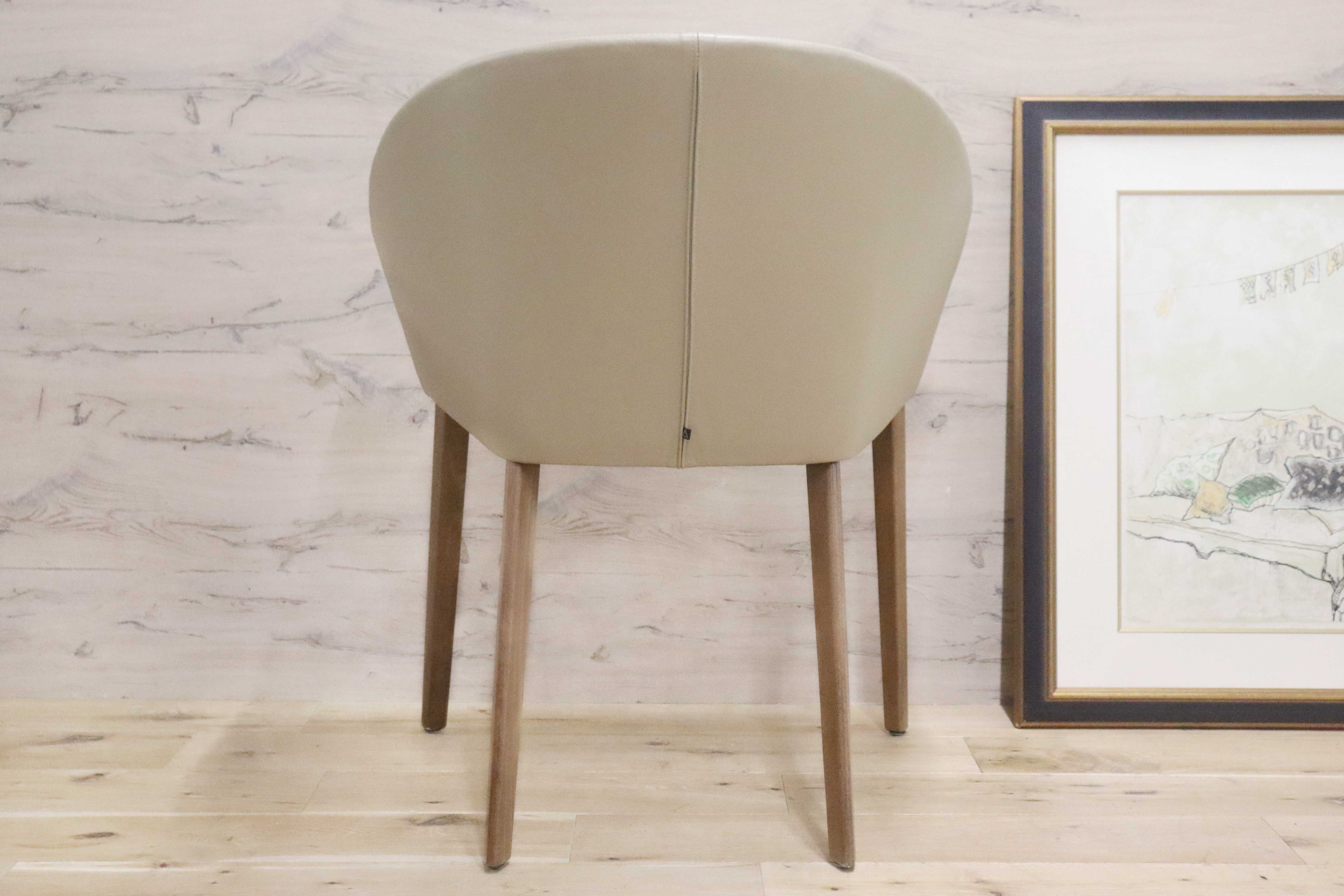 GMGN421V○Andreu World / アンドリュー・ワールド Brandy アームチェア 椅子 本革 レザー ベージュ モダン 定価約20万 展示品