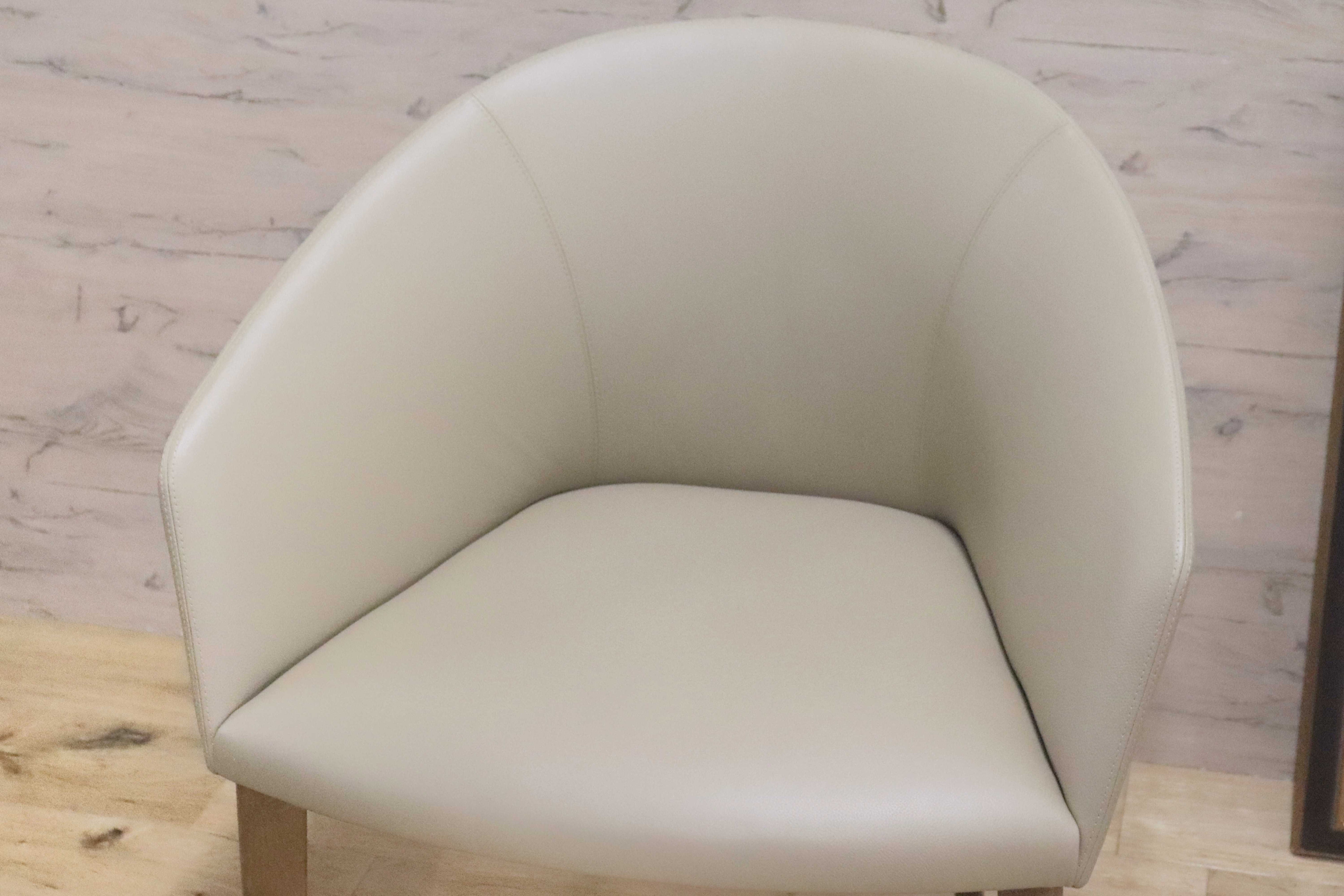 GMGN421V○Andreu World / アンドリュー・ワールド Brandy アームチェア 椅子 本革 レザー ベージュ モダン 定価約20万 展示品