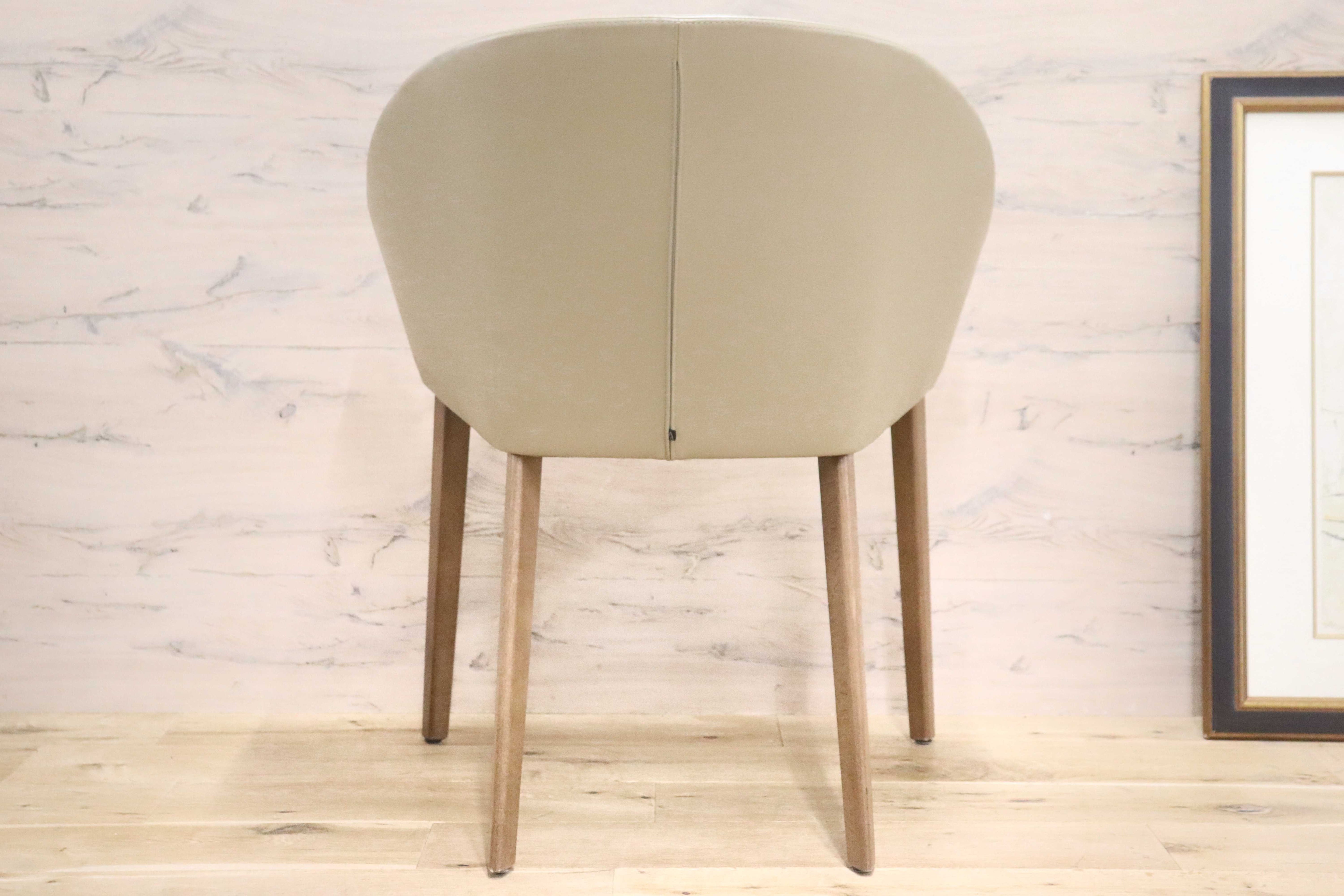 GMGN421X○Andreu World / アンドリュー・ワールド Brandy アームチェア 椅子 本革 レザー ベージュ モダン 定価約20万 展示品