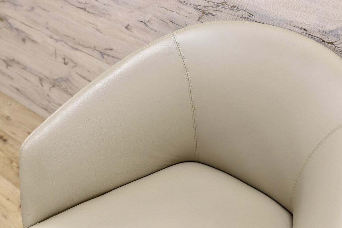 GMGN421F○Andreu World / アンドリュー・ワールド Brandy アームチェア 椅子 本革 レザー ベージュ モダン 定価約20万 展示品