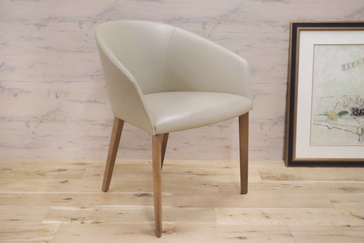 GMGN421D○Andreu World / アンドリュー・ワールド Brandy アームチェア 椅子 本革 レザー ベージュ モダン 定価約20万 展示品