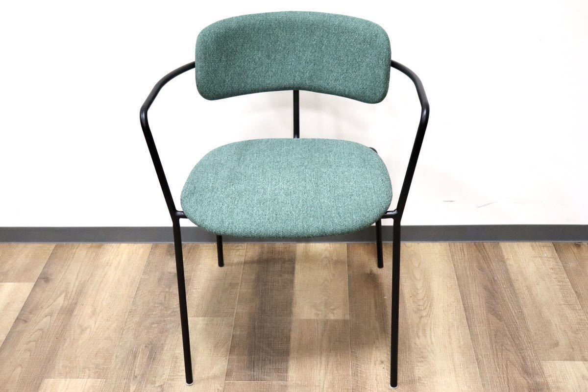 GMGK246A○東谷 PC-257GR アームチェア スタッキング ダイニングチェア スチール ファブリック グリーン モダン 定価2.3万 展示品