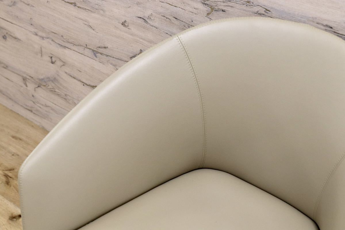 GMGN421G○Andreu World / アンドリュー・ワールド Brandy アームチェア 椅子 本革 レザー ベージュ モダン 定価約20万 展示品