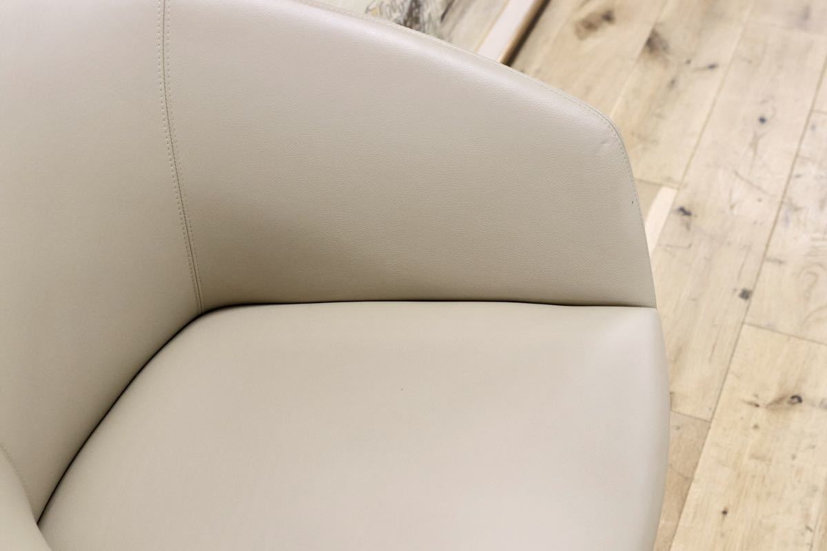 GMGN421F○Andreu World / アンドリュー・ワールド Brandy アームチェア 椅子 本革 レザー ベージュ モダン 定価約20万 展示品