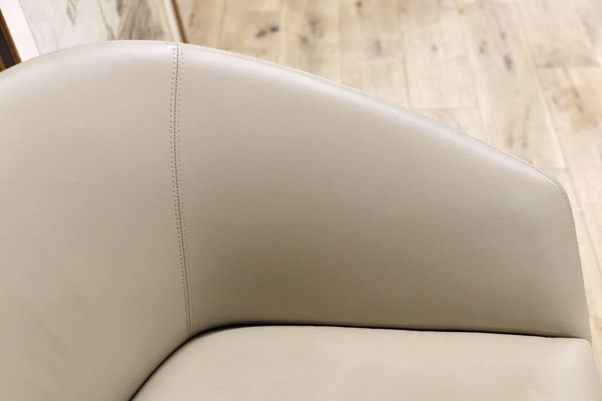 GMGN421A○Andreu World / アンドリュー・ワールド Brandy アームチェア 椅子 本革 レザー ベージュ モダン 定価約20万 展示品