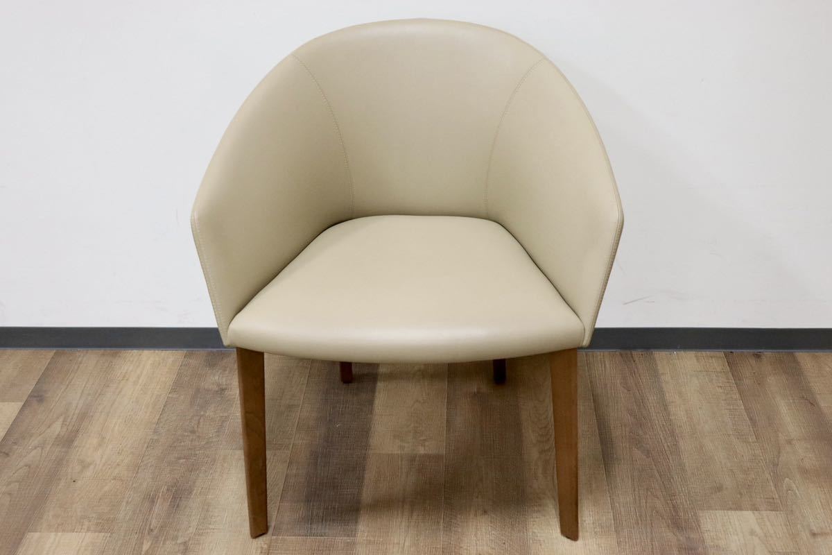 GMGN421E○Andreu World / アンドリュー・ワールド Brandy アームチェア 椅子 本革 レザー ベージュ モダン 定価約20万 展示品