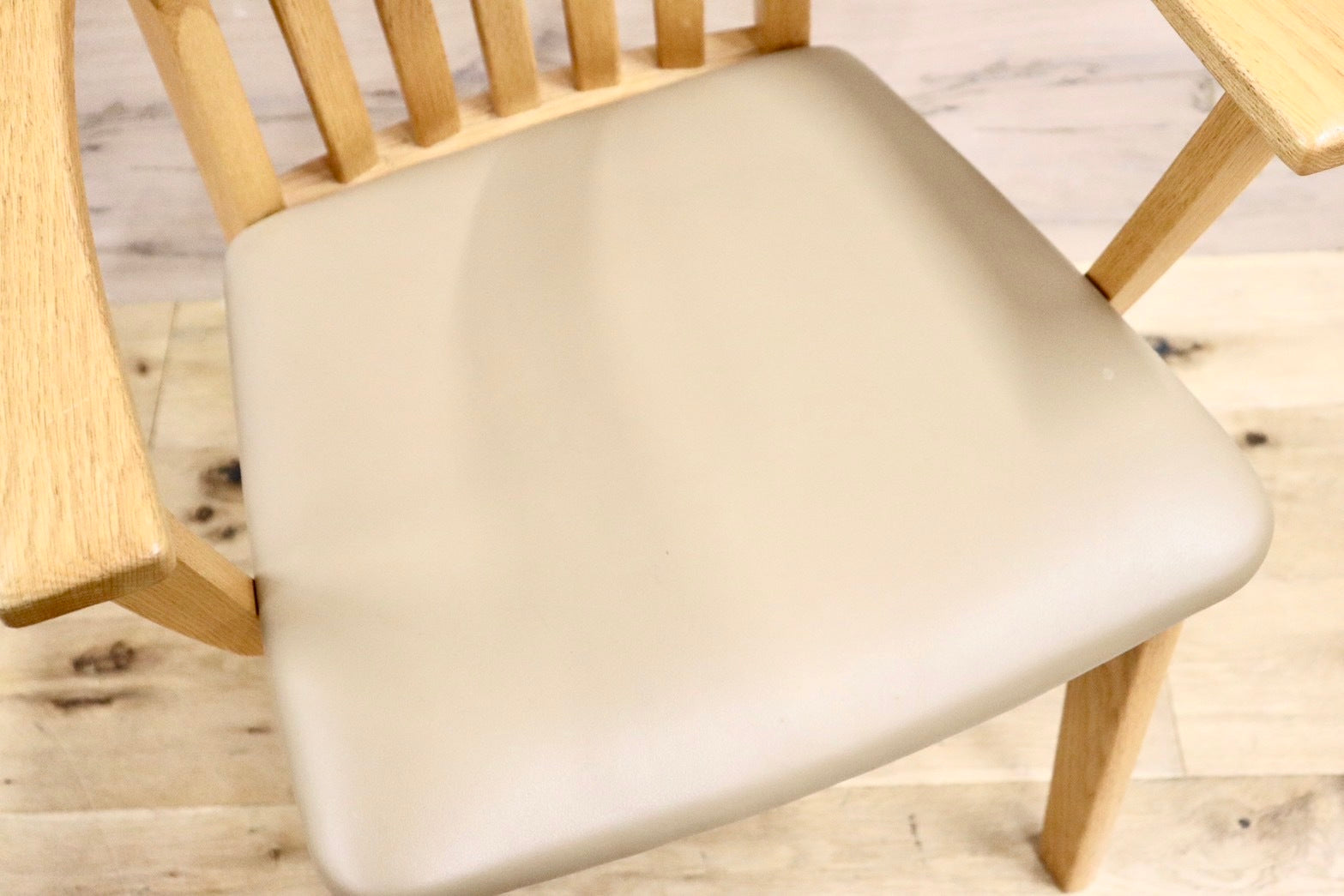 GMHS285B○NAGANO INTERIOR/ナガノインテリア アームチェア 食卓椅子 ダイニングチェア 合皮 オーク材 北欧スタイル