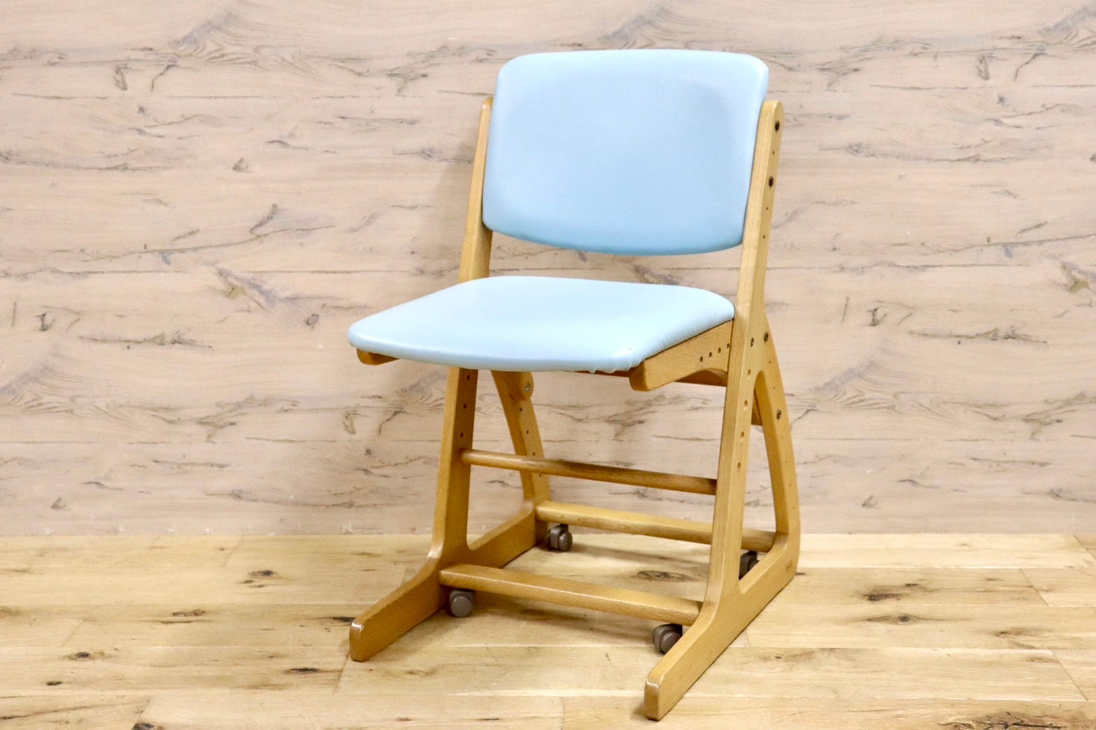 GMHN118A○浜本工芸 デスクチェア 学習椅子 キッズチェア キャスター付き 高さ調整 ライトブルー 天然木 ナチュラル 合皮