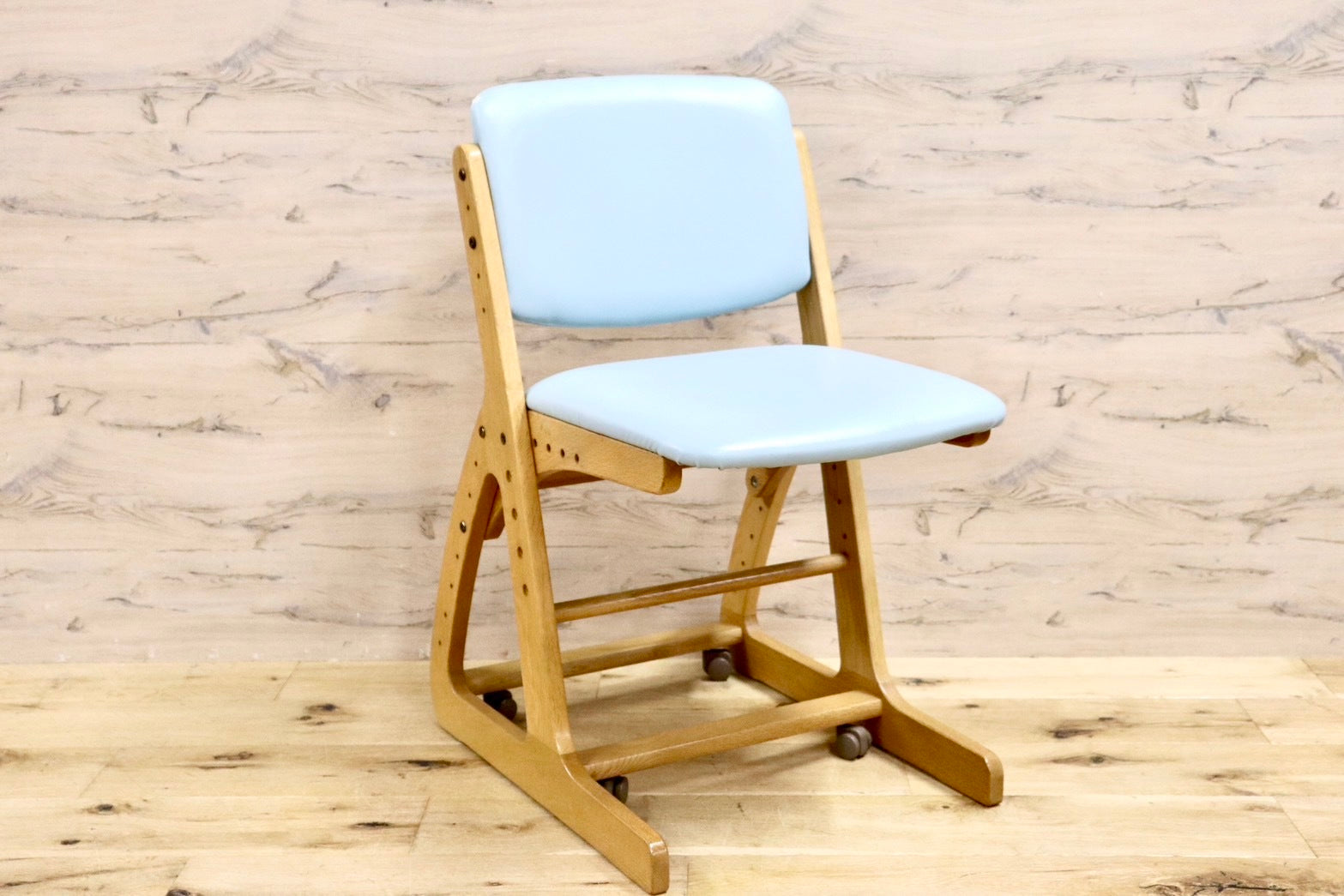 GMHN118A○浜本工芸 デスクチェア 学習椅子 キッズチェア キャスター付き 高さ調整 ライトブルー 天然木 ナチュラル 合皮