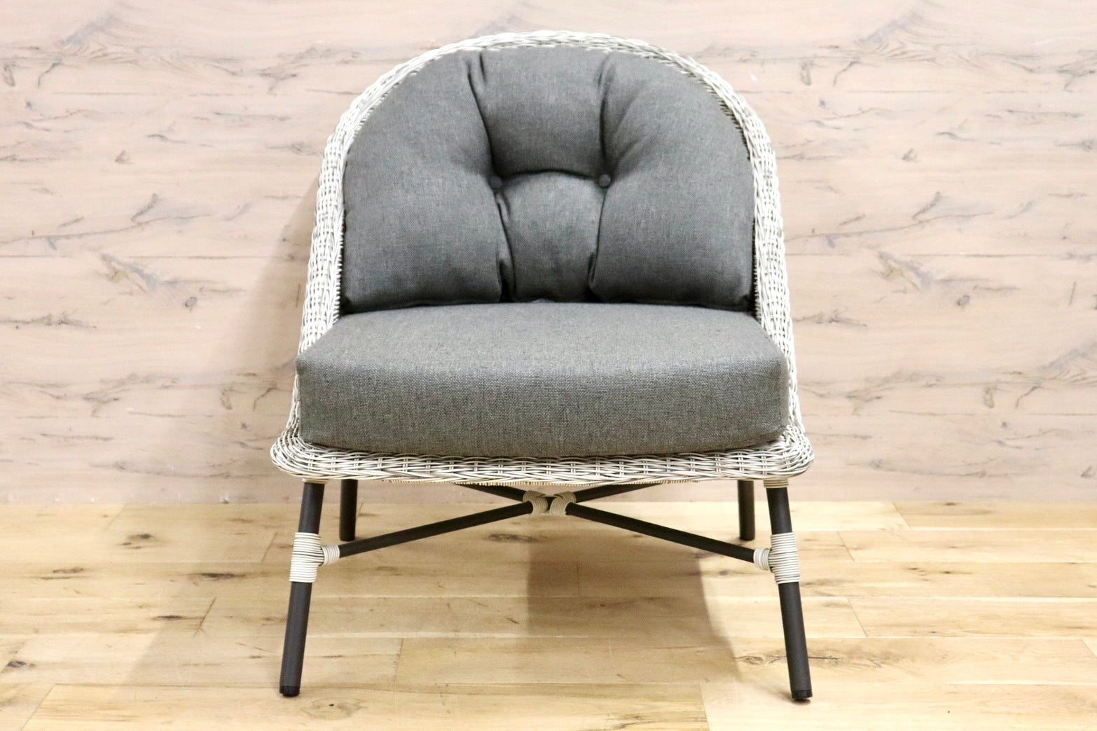 GMHN175B○CHERRY FURNITURE / 桜屋工業 カンブリス ガーデンチェア 屋外使用可能 展示未使用品 定価約6万円