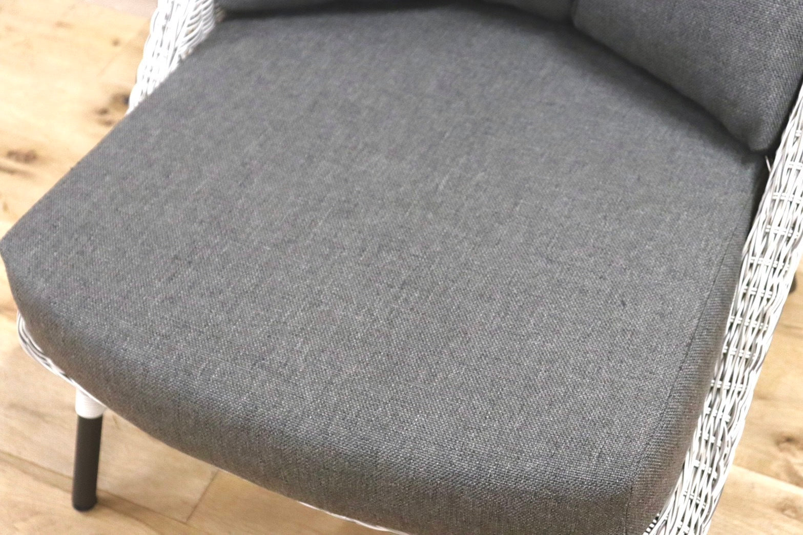 GMHN175B○CHERRY FURNITURE / 桜屋工業 カンブリス ガーデンチェア 屋外使用可能 展示未使用品 定価約6万円