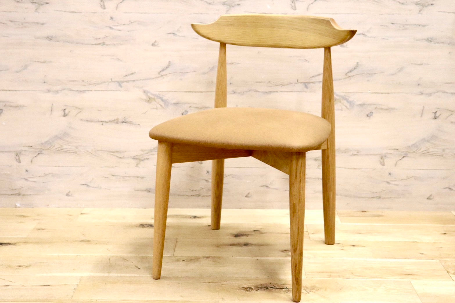 GMHN174B○CHERRY FURNITURE / 桜屋工業 ダイニングチェア DC-114N-LEX 天然木 ホワイトオーク 布(レザークロス) 展示未使用品 定価約3万円