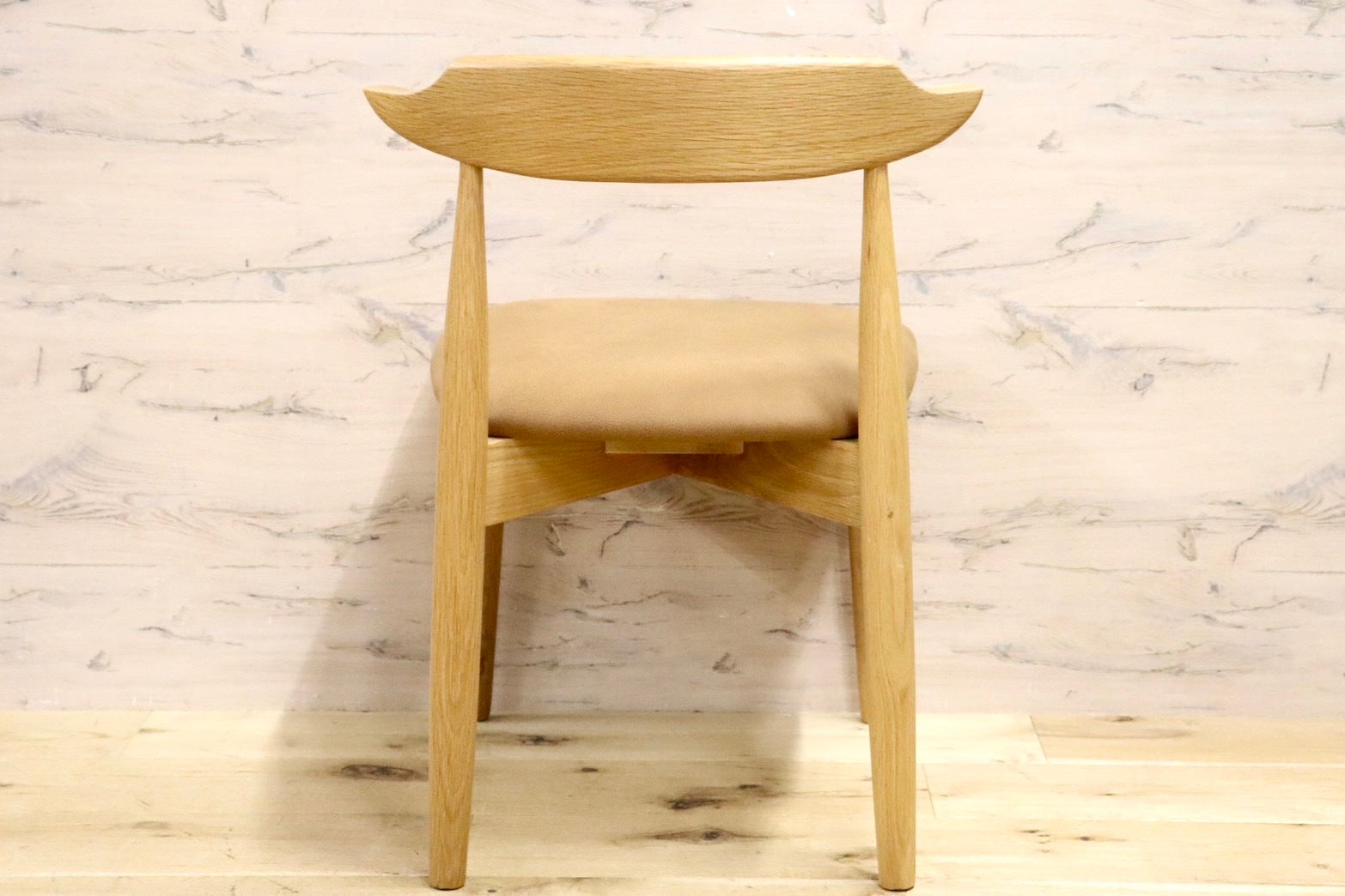 GMHN174B○CHERRY FURNITURE / 桜屋工業 ダイニングチェア DC-114N-LEX 天然木 ホワイトオーク 布(レザークロス) 展示未使用品 定価約3万円