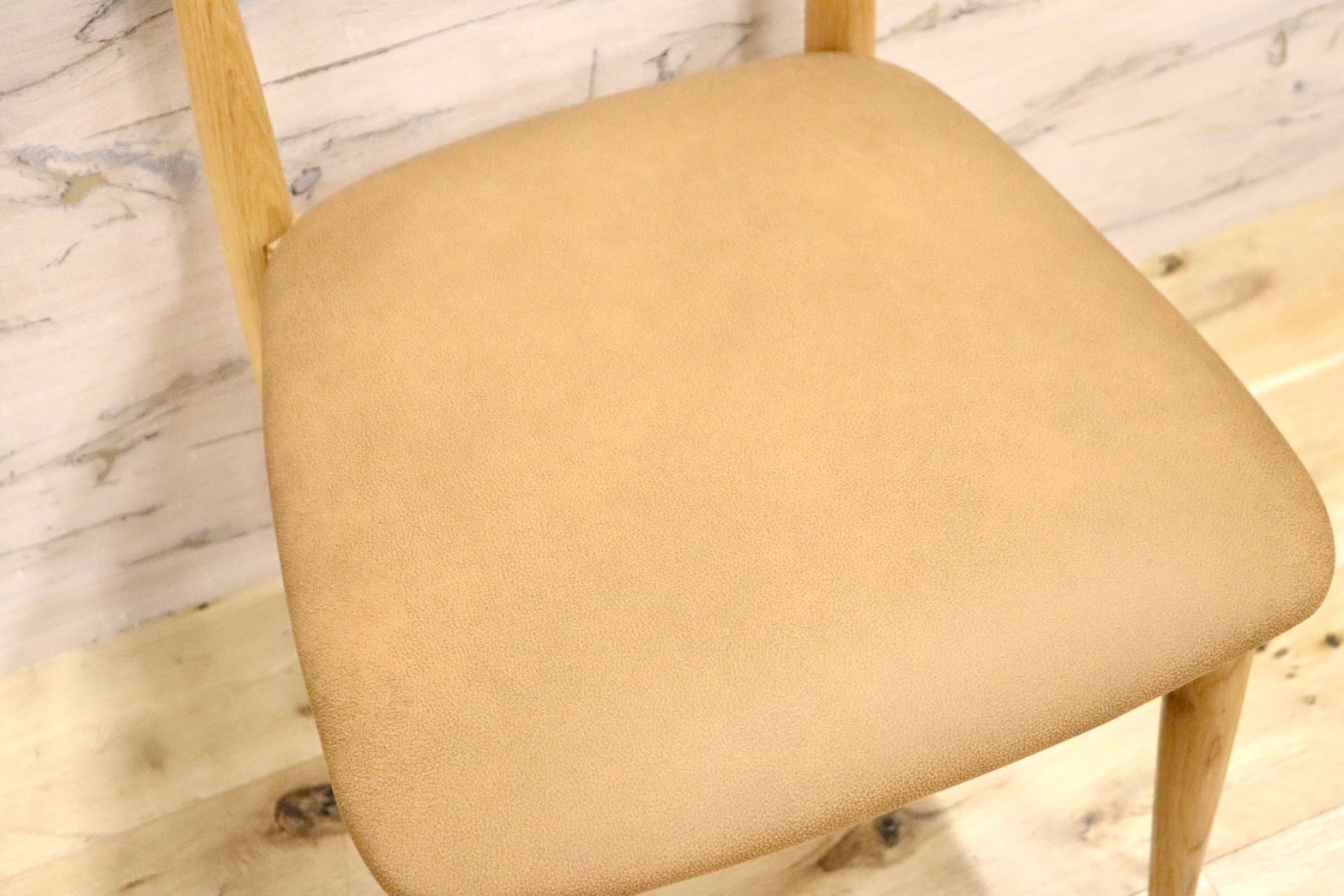 GMHN174B○CHERRY FURNITURE / 桜屋工業 ダイニングチェア DC-114N-LEX 天然木 ホワイトオーク 布(レザークロス) 展示未使用品 定価約3万円