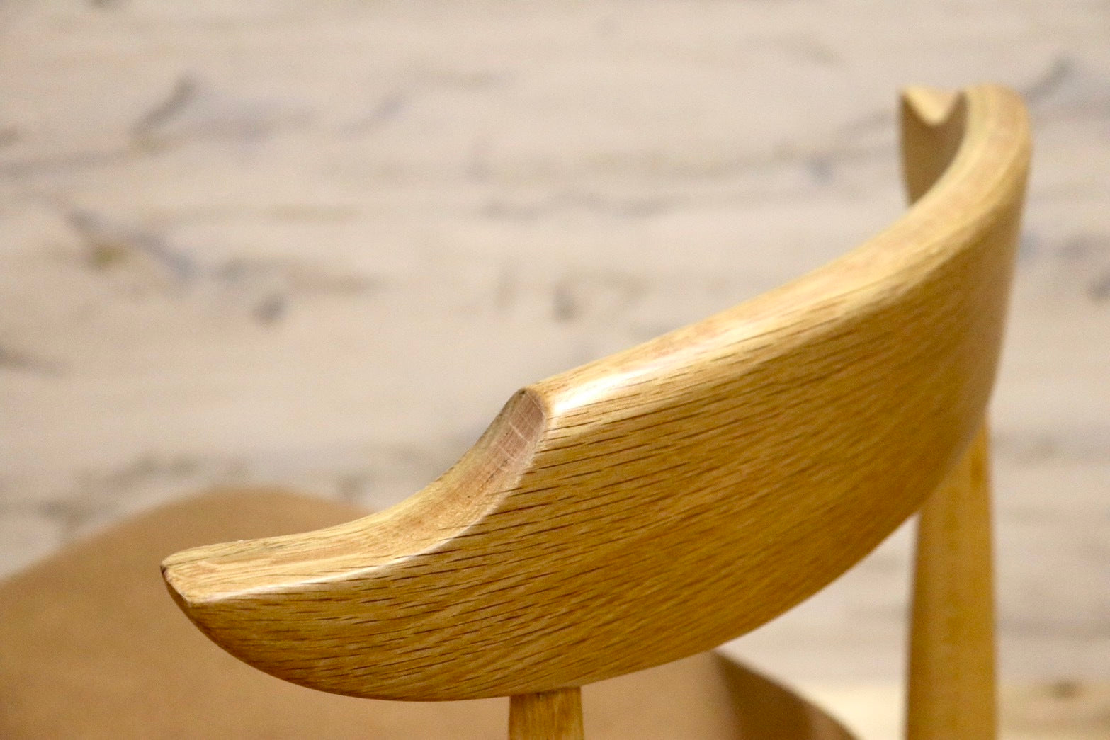 GMHN174B○CHERRY FURNITURE / 桜屋工業 ダイニングチェア DC-114N-LEX 天然木 ホワイトオーク 布(レザークロス) 展示未使用品 定価約3万円