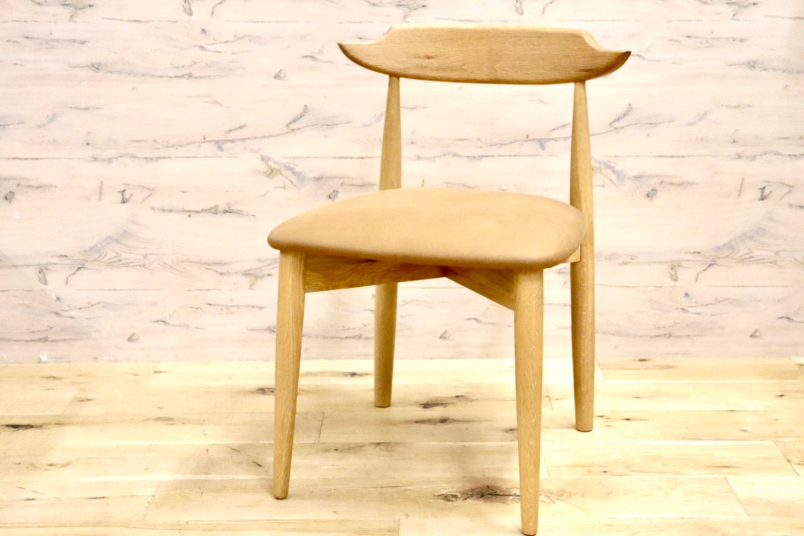 GMHN174C○CHERRY FURNITURE / 桜屋工業 ダイニングチェア DC-114N-LEX 天然木 ホワイトオーク 布(レザークロス) 展示未使用品 定価約3万円