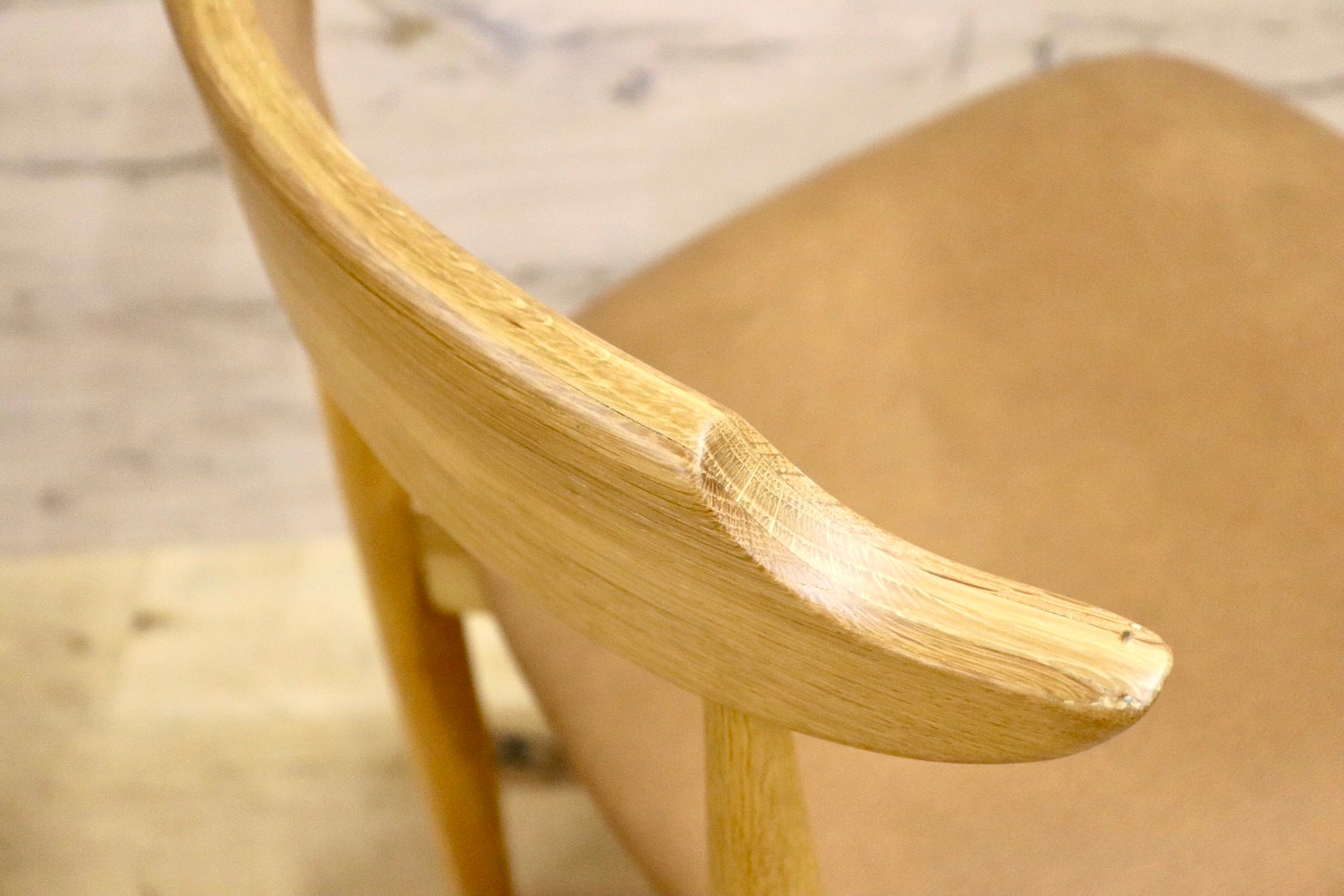 GMHN174C○CHERRY FURNITURE / 桜屋工業 ダイニングチェア DC-114N-LEX 天然木 ホワイトオーク 布(レザークロス) 展示未使用品 定価約3万円