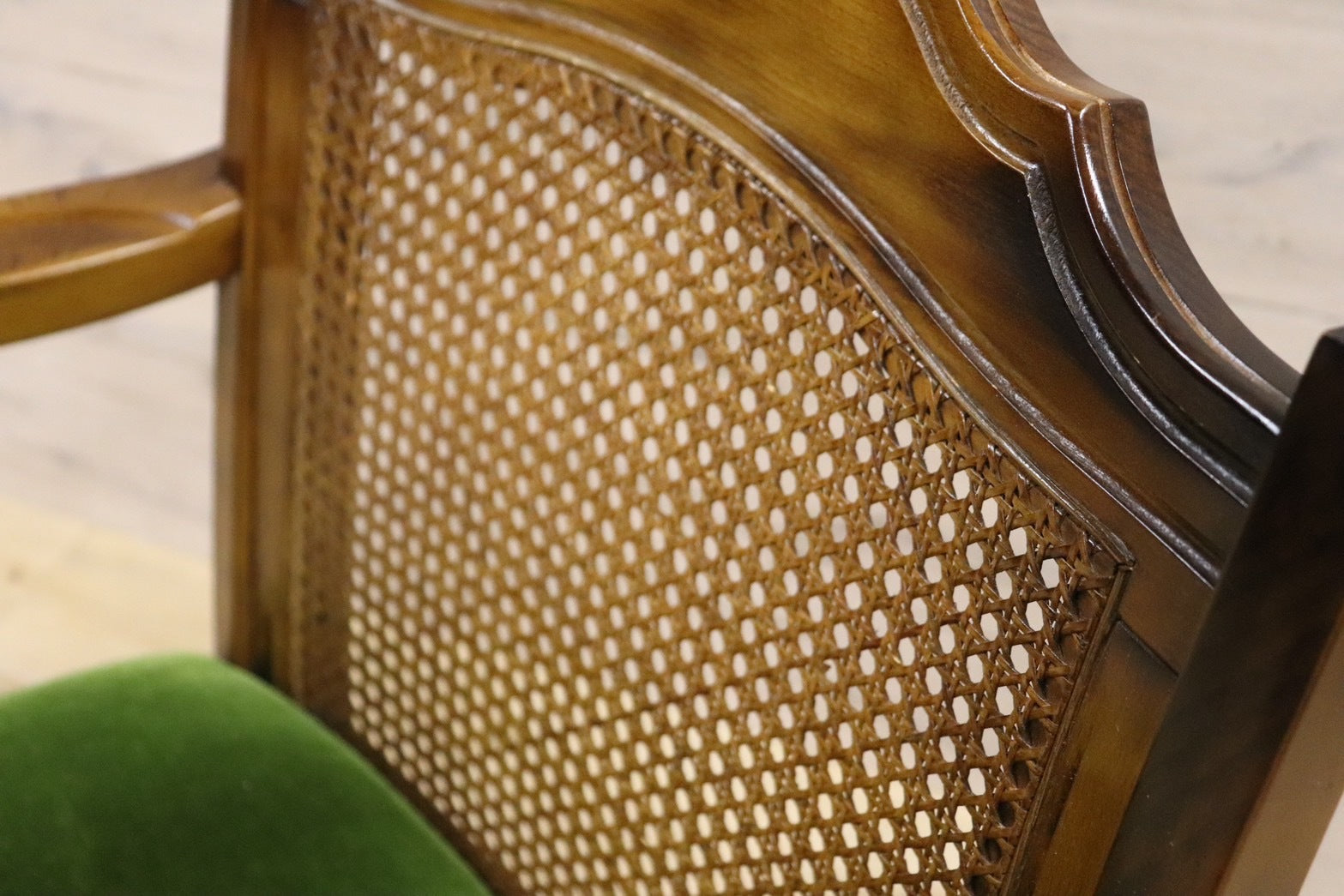 GMHK448A○karimoku / カリモク オールドカリモク コロニアル ラウンジチェア 椅子 シングルソファ ファブリック ベロア ブナ材