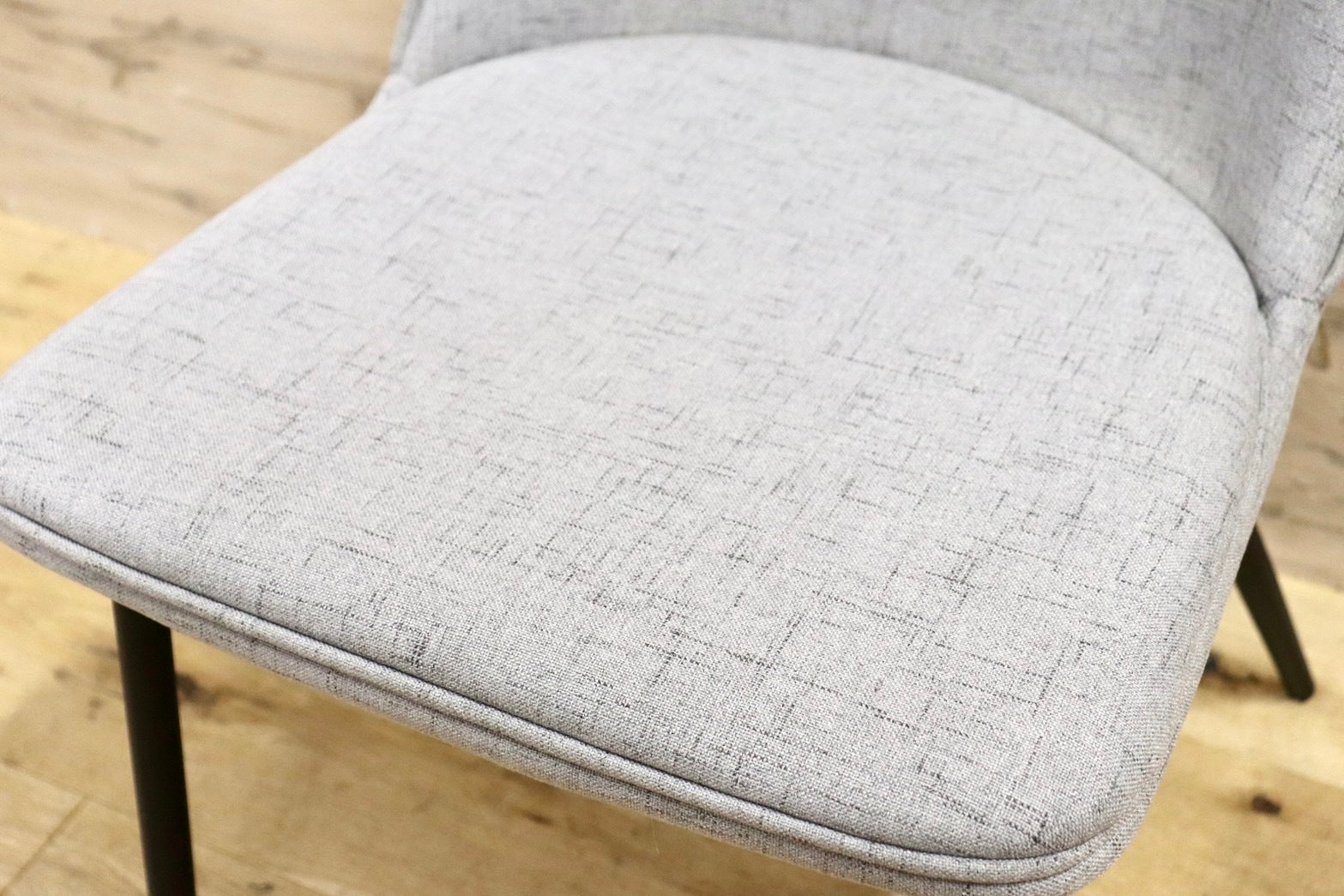 GMHN320B○ CHERRY FURNITURE / 桜屋工業 ダイニングチェア 椅子 スチールレッグ ファブリック モダン 展示未使用品