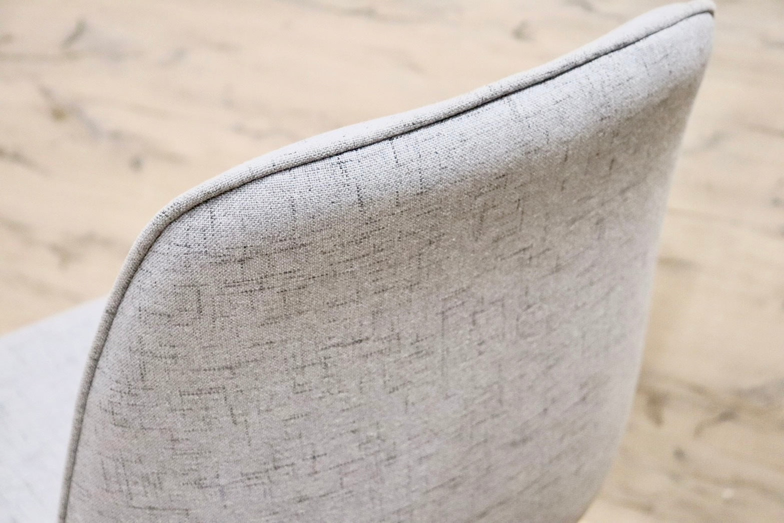 GMHN320B○ CHERRY FURNITURE / 桜屋工業 ダイニングチェア 椅子 スチールレッグ ファブリック モダン 展示未使用品