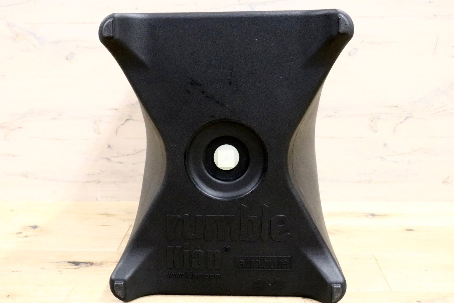 GMGN334F○Kian Furniture / キアン Rumble stool ランブル スツール 腰掛け 椅子 プラスチック ブラック デザイナーズ家具 モダン 展示品