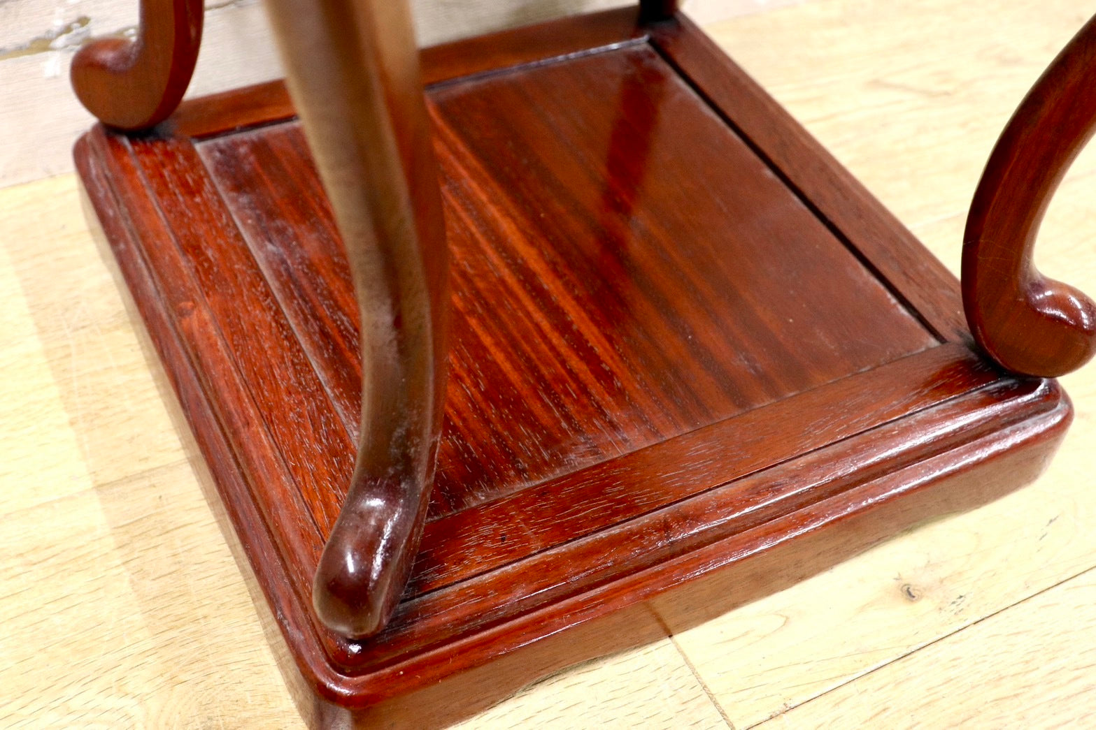 GMHS473○karimoku / カリモク 透かし彫り 木製 天然木 花台 飾り台 香炉台 猫脚飾台 香炉台 盆栽台 レトロ オールドカリモク