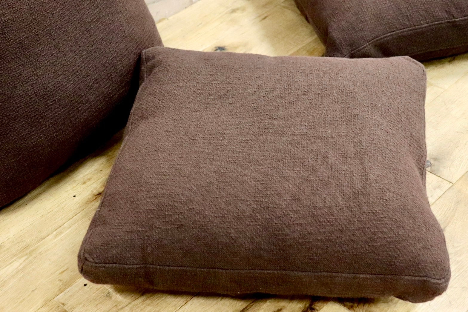 GMHN375E○HUKLA / フクラ クッション ファブリック 3個セット フェザークッション モデルルーム展示品