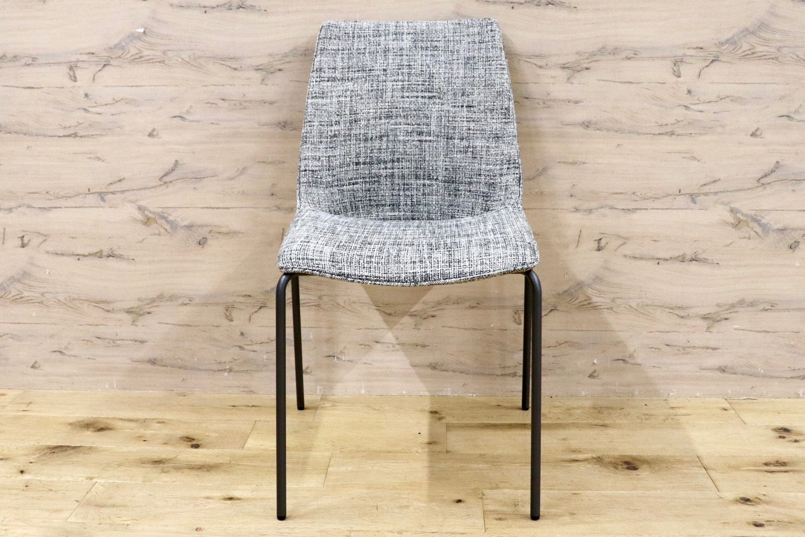 GMHH398D○HUKLA / フクラ LINTE ファブリック モダン ダイニングチェア 椅子 チェア アームレスチェア 定価約6万 モデルルーム展示品