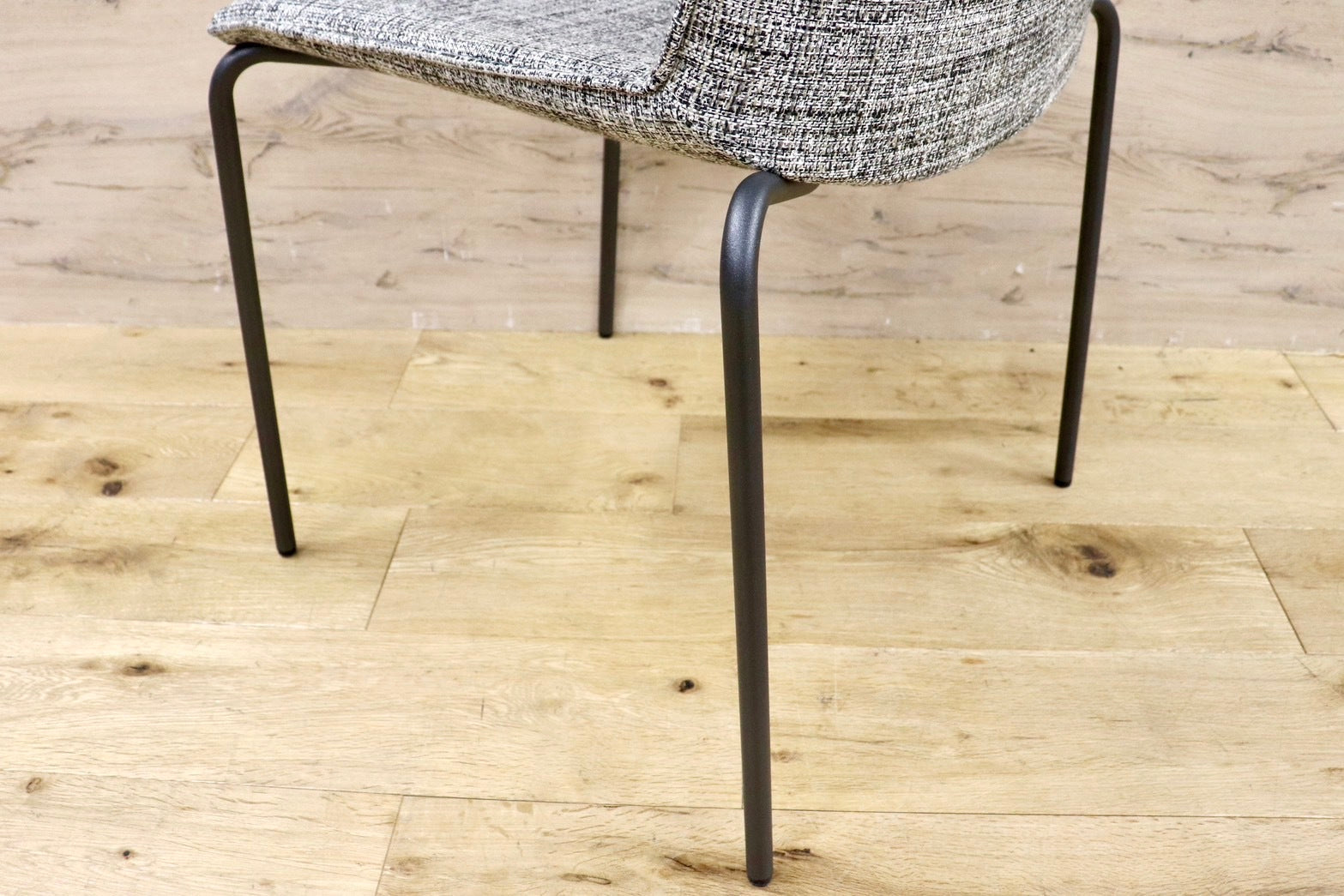 GMHH398D○HUKLA / フクラ LINTE ファブリック モダン ダイニングチェア 椅子 チェア アームレスチェア 定価約6万 モデルルーム展示品