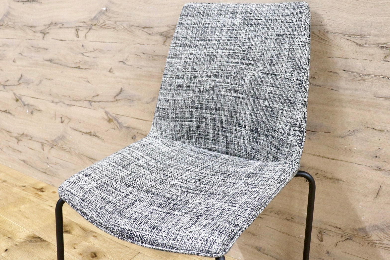 GMHH398D○HUKLA / フクラ LINTE ファブリック モダン ダイニングチェア 椅子 チェア アームレスチェア 定価約6万 モデルルーム展示品