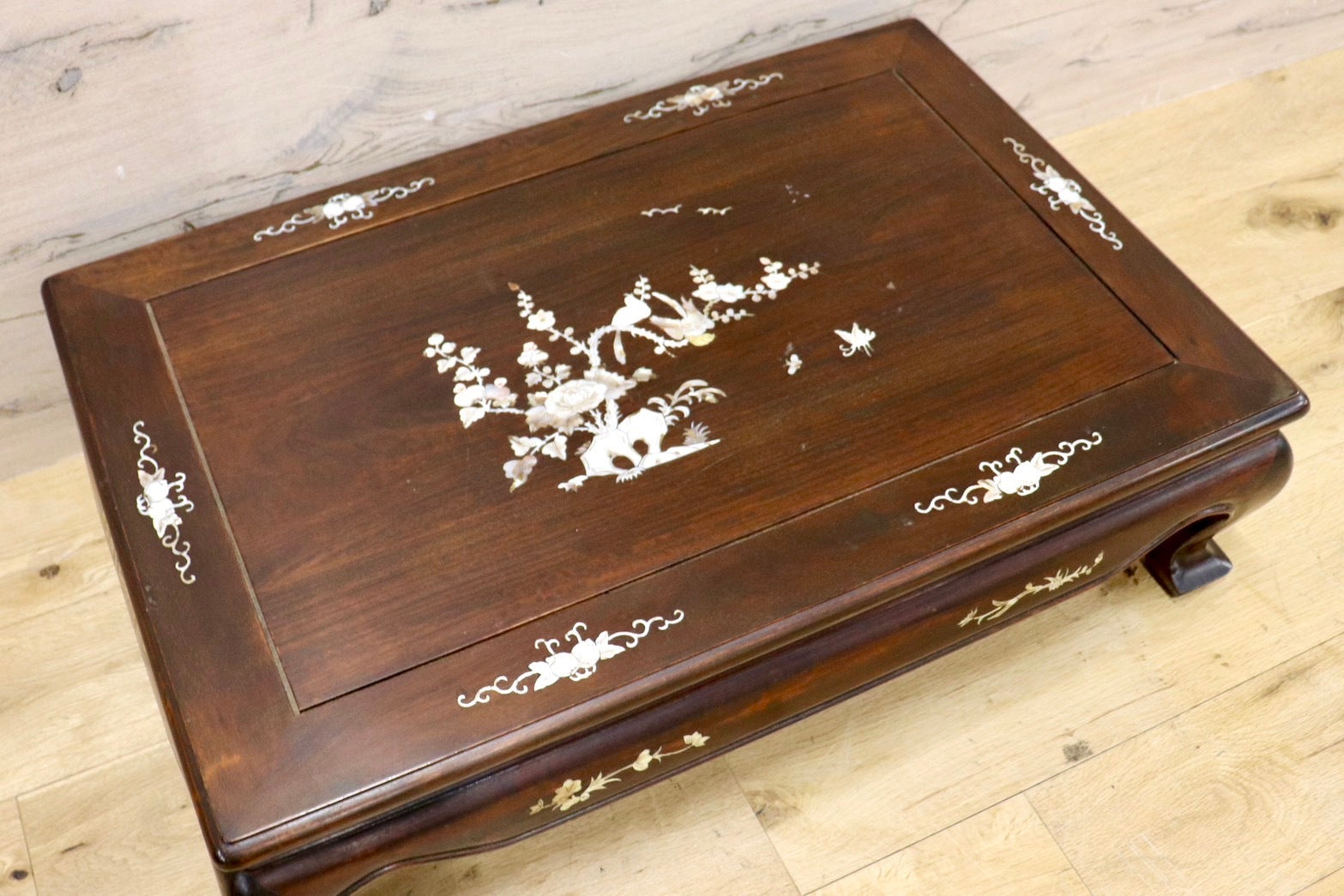 GMHH305○座卓 中国美術 花鳥図 花梨 飾り台 香炉台 花台 盆栽台 ローテーブル 木製 唐木 螺鈿細工 レトロ 和モダン アンティーク